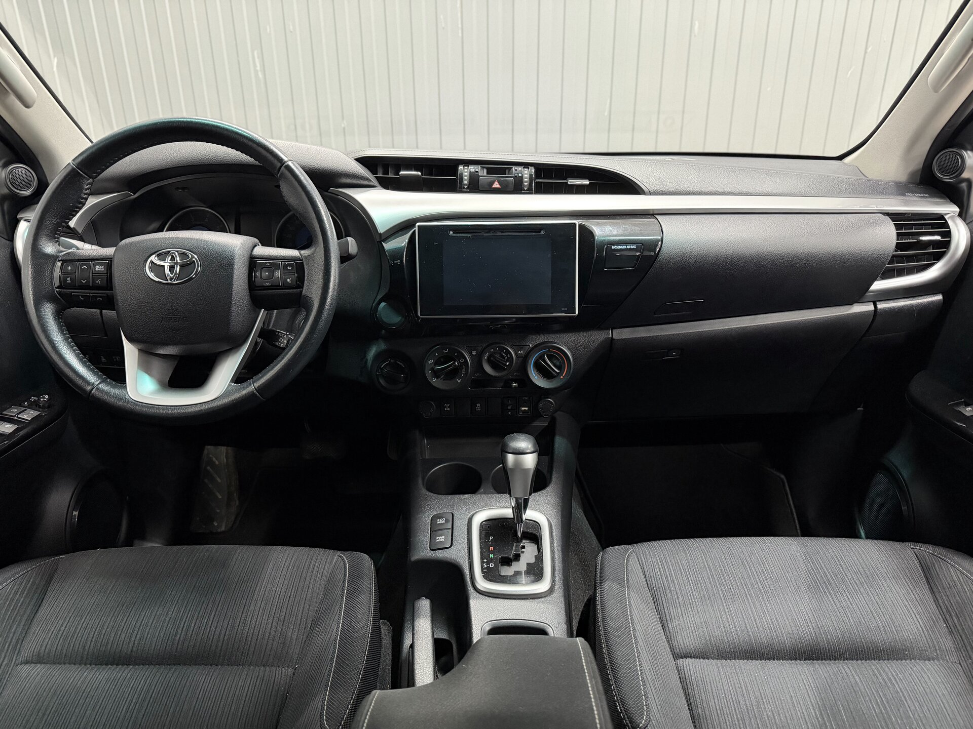 Toyota Hilux, VIII 2015