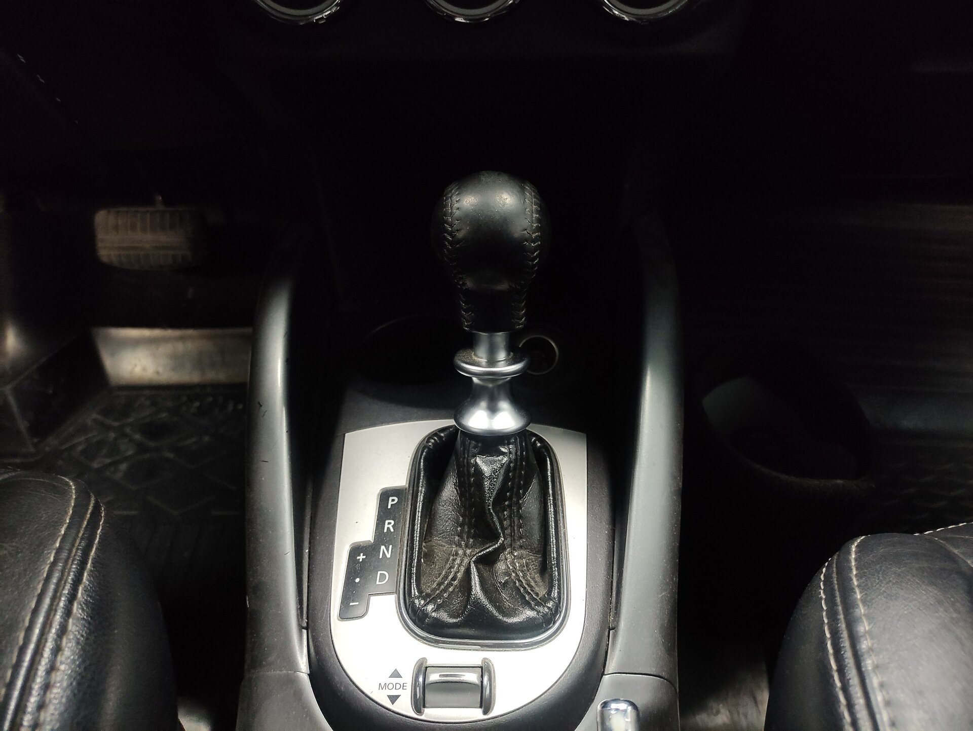 Peugeot 4007, I 2010