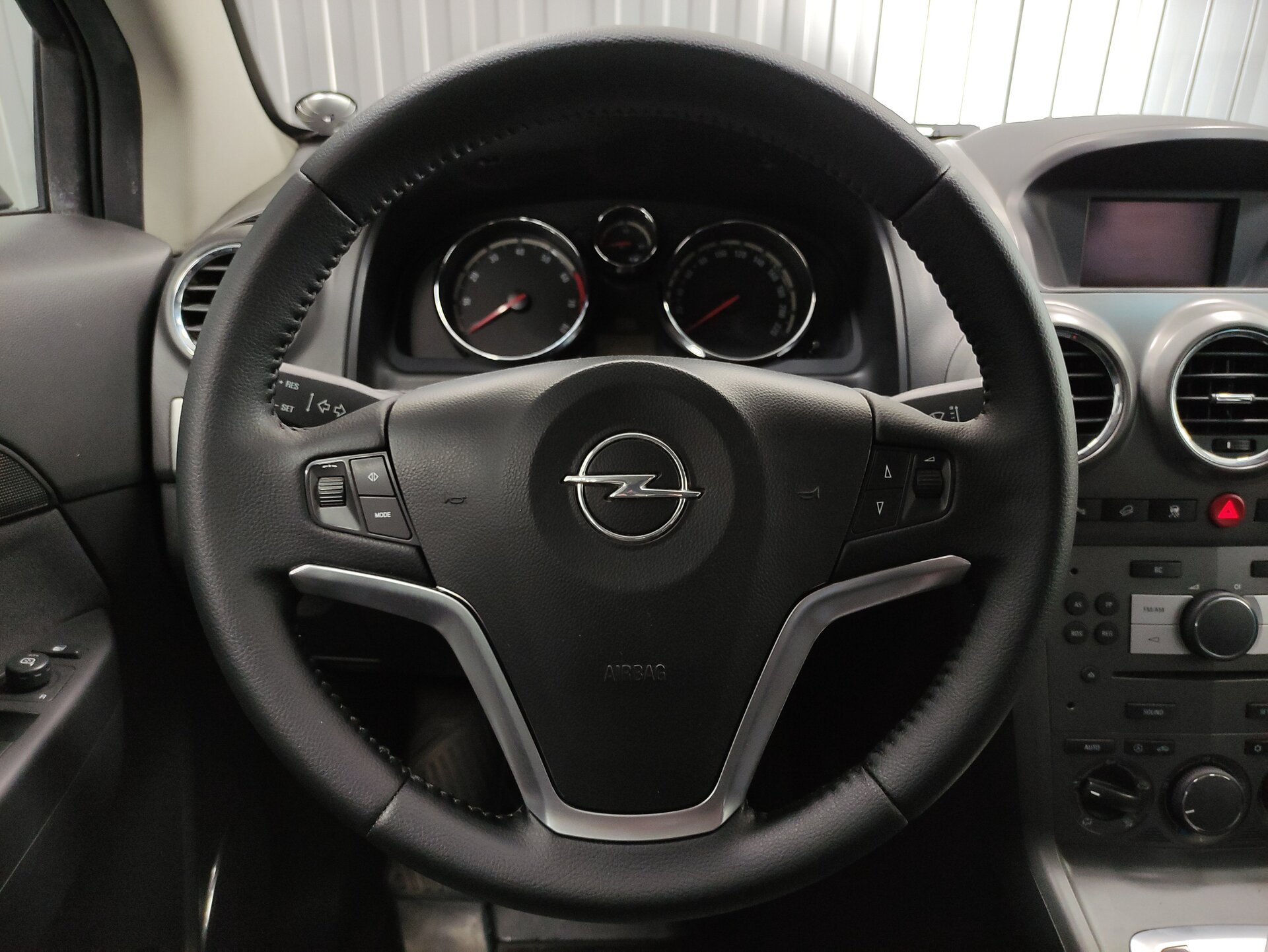 Opel Antara, I 2011
