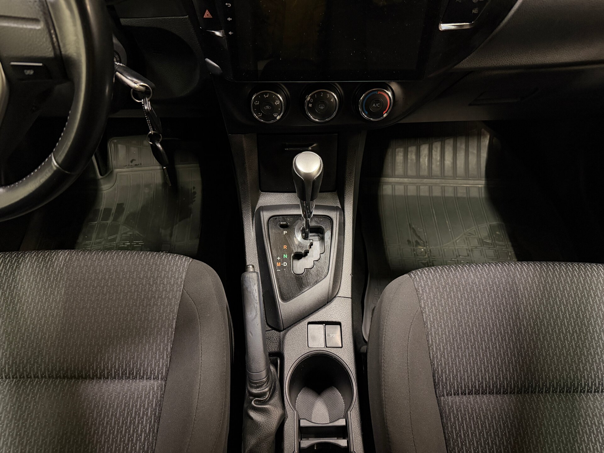 Toyota Corolla, XI (E160, E170, E180) 2014