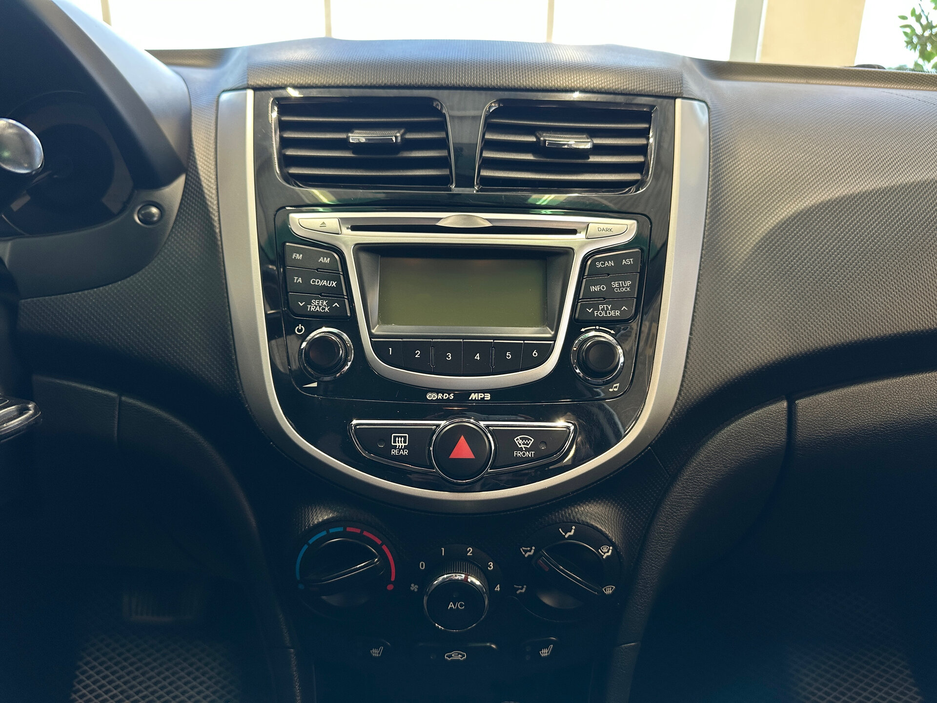 Hyundai Solaris, I 2011 Hyundai Solaris, I 2011