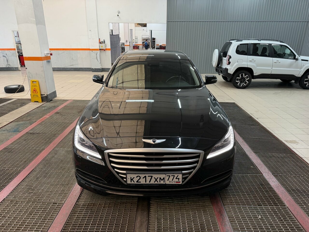 Hyundai Genesis, II 2015