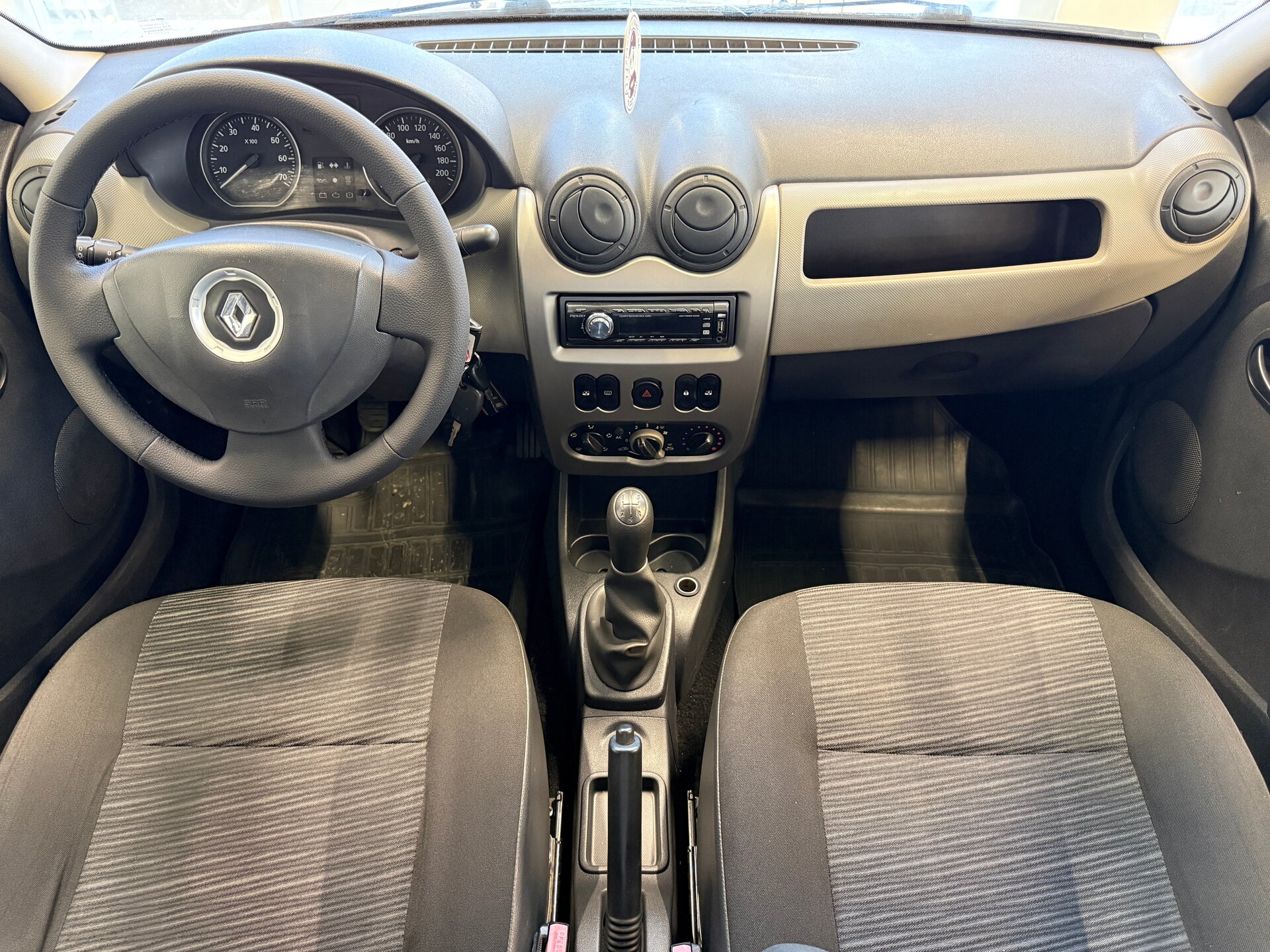 Renault Logan, I Рестайлинг 2012 Renault Logan, I Рестайлинг 2012