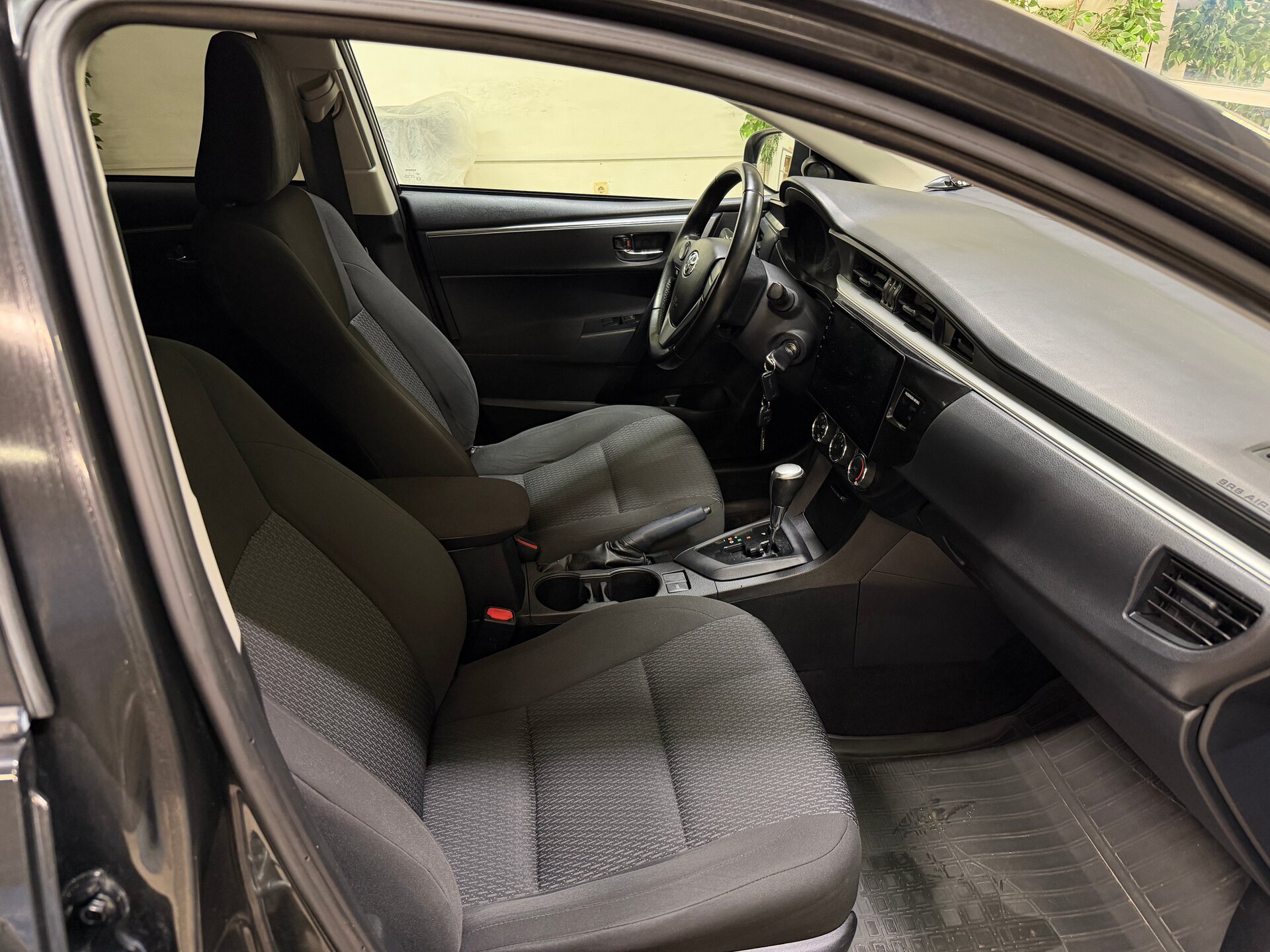 Toyota Corolla, XI (E160, E170, E180) 2014