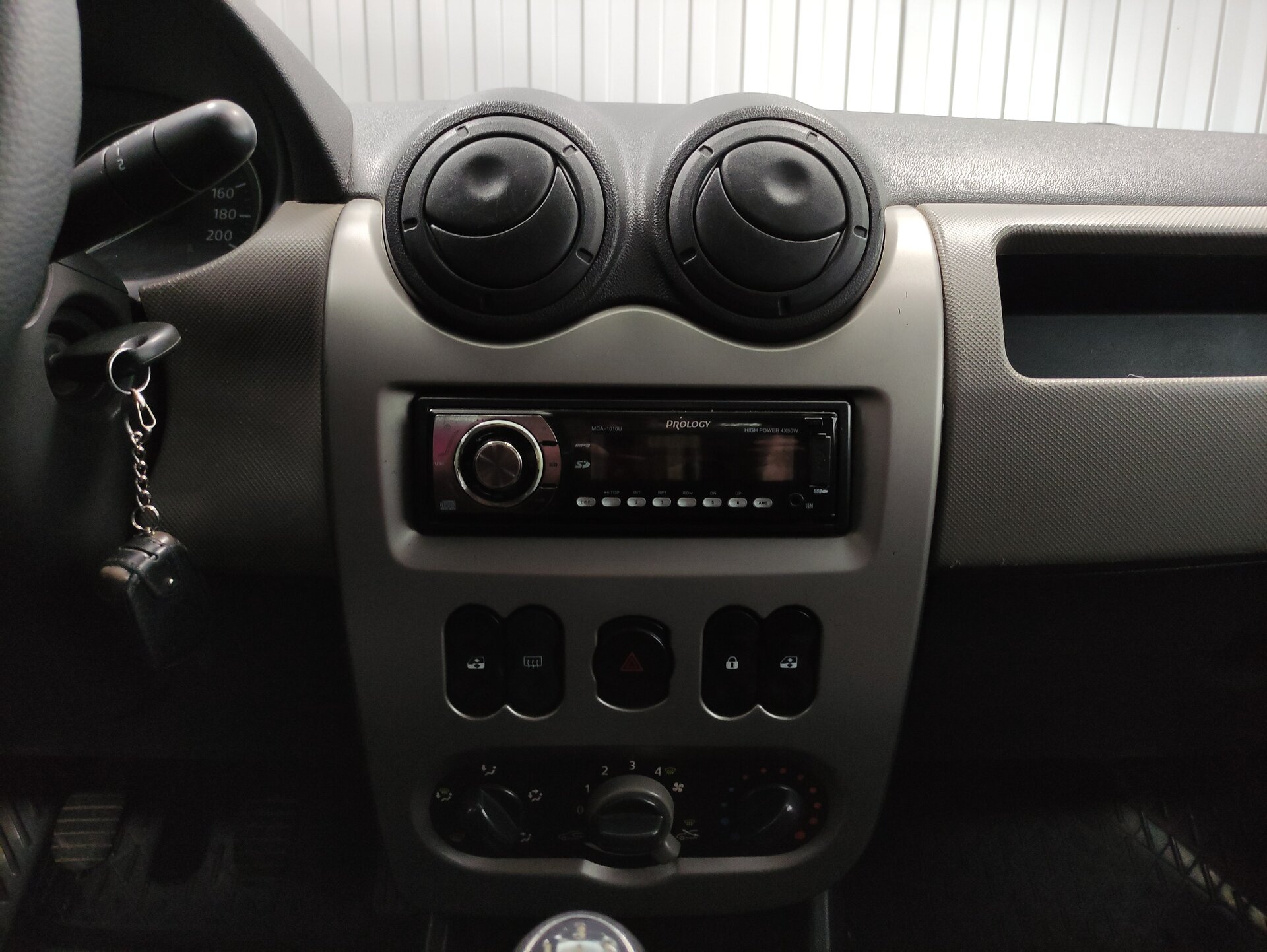 Renault Logan, I Рестайлинг 2010