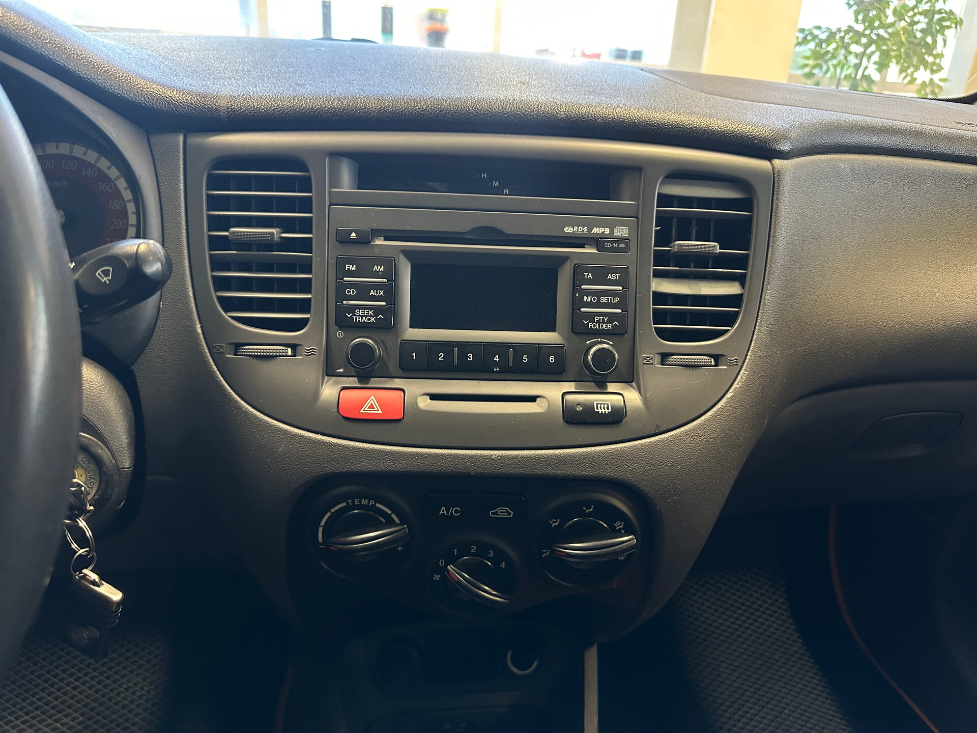 Kia Rio, II Рестайлинг 2011 Kia Rio, II Рестайлинг 2011