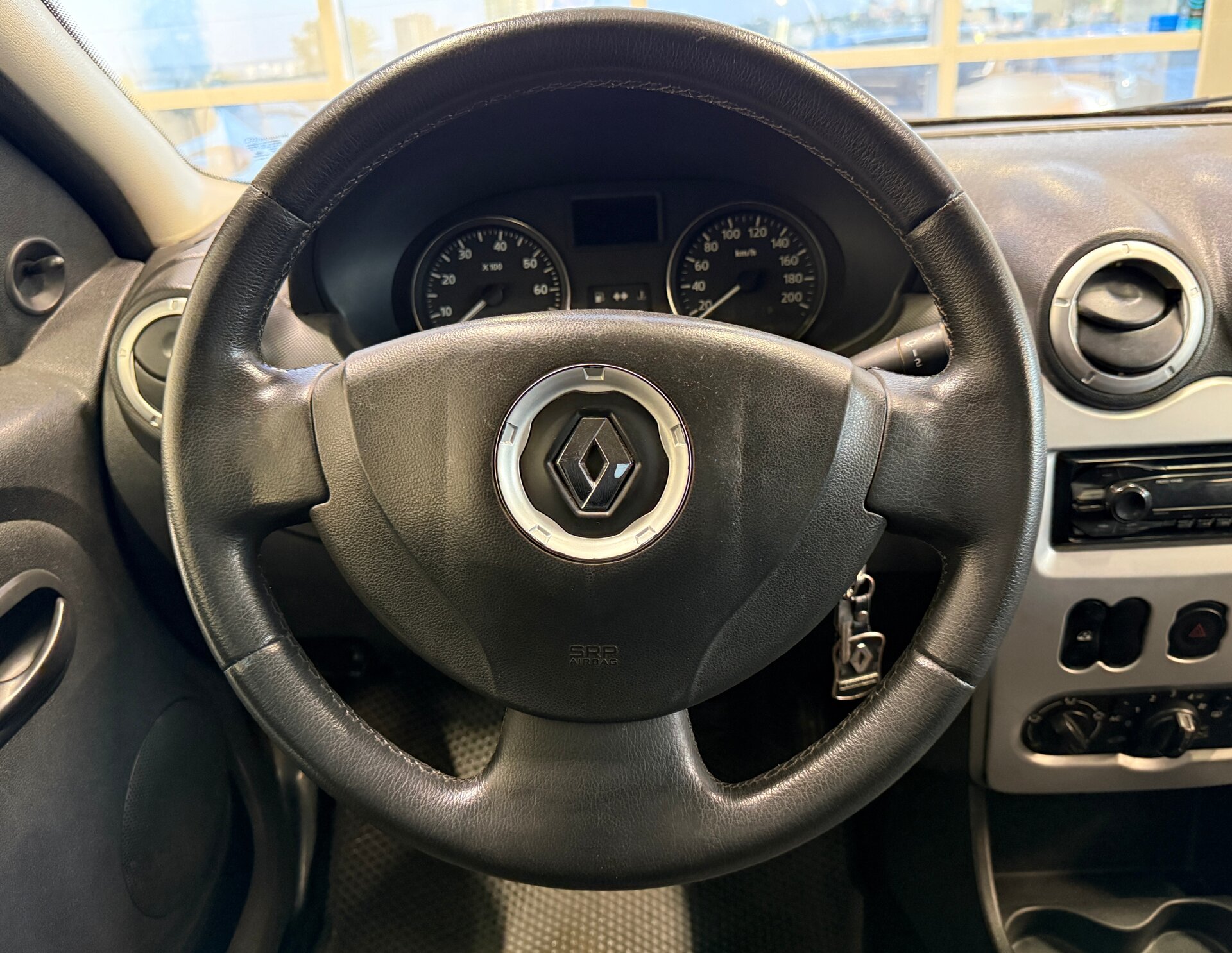 Renault Logan, I Рестайлинг 2013