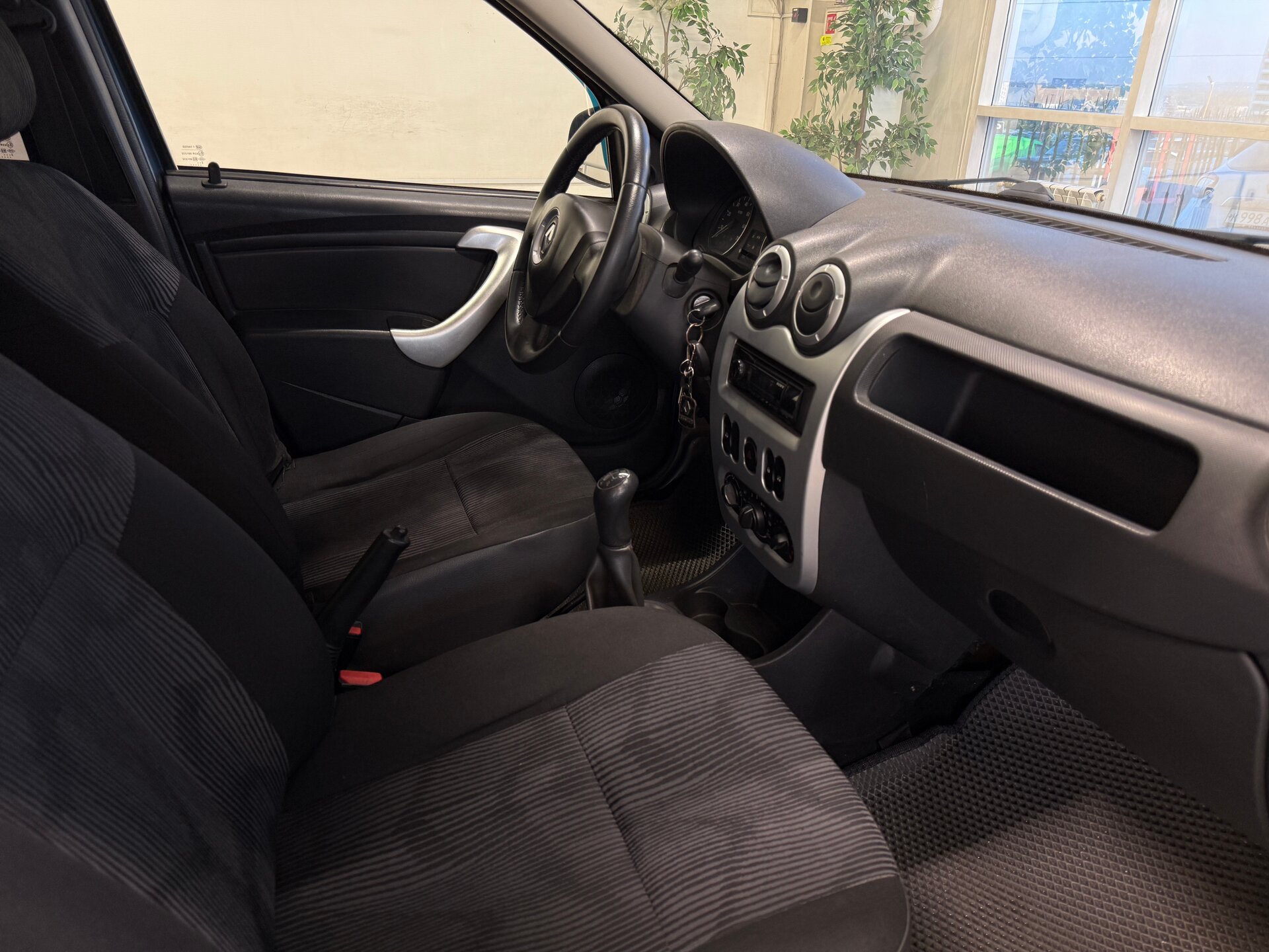 Renault Logan, I Рестайлинг 2013