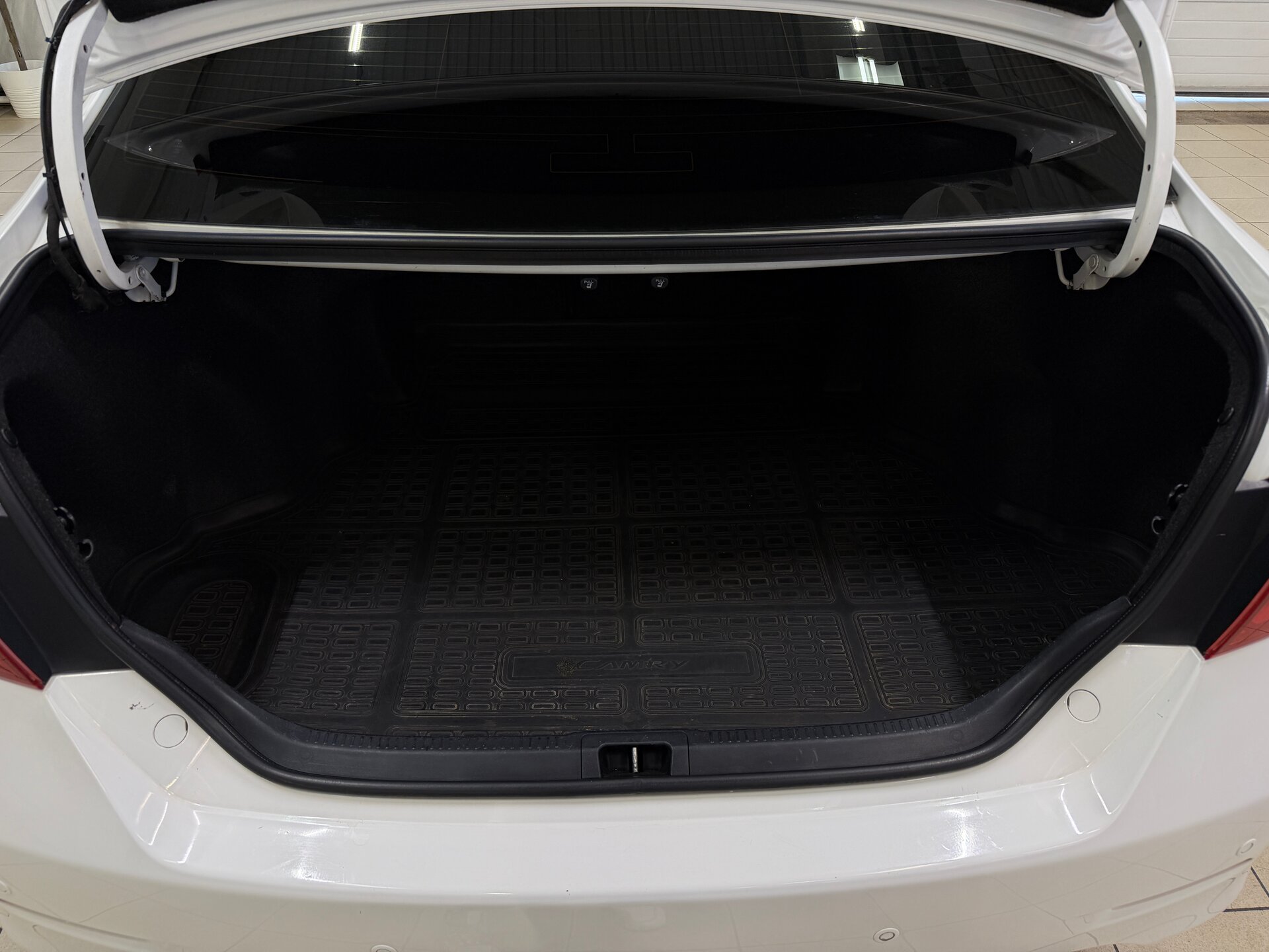 Toyota Camry, VII (XV50) 2012