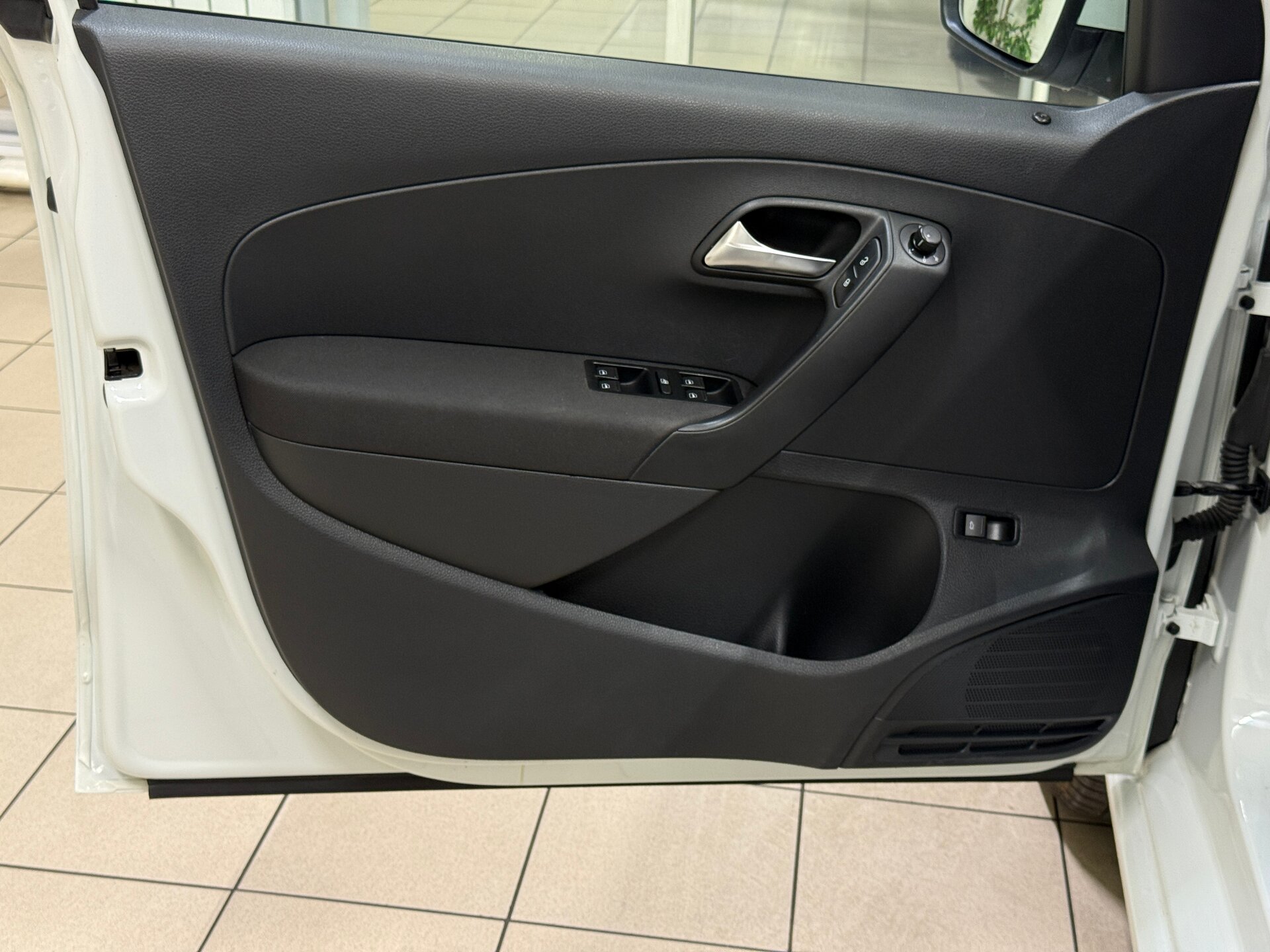 Volkswagen Polo, V Рестайлинг 2016
