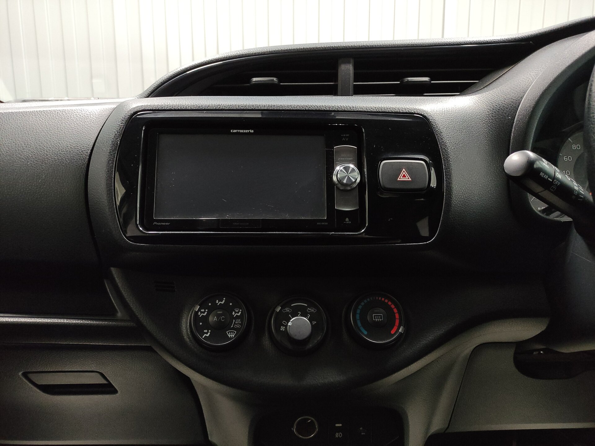 Toyota Vitz, III (XP130) Рестайлинг 2 2017 Toyota Vitz, III (XP130) Рестайлинг 2 2017