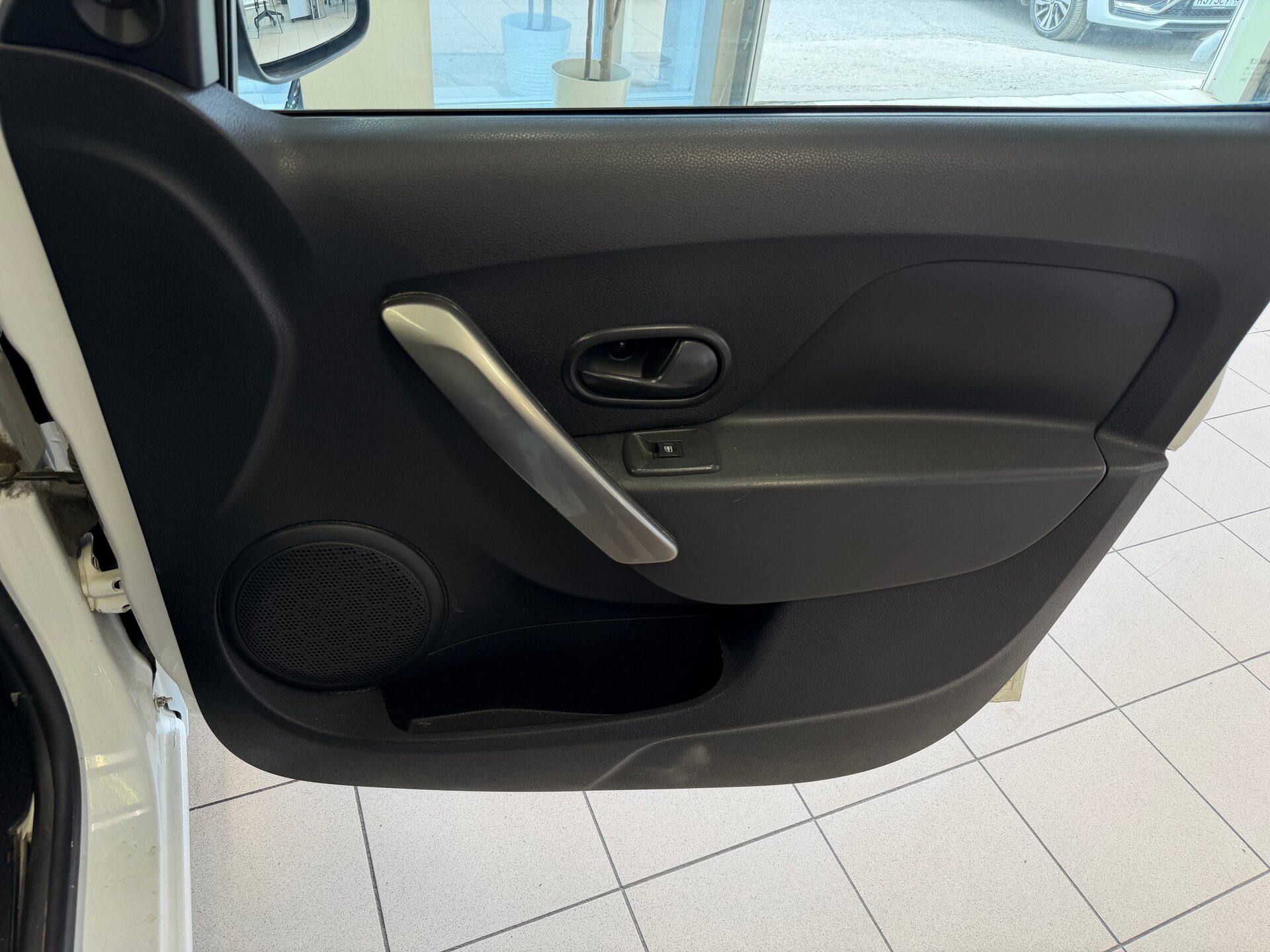 Renault Logan, II 2017 Renault Logan, II 2017