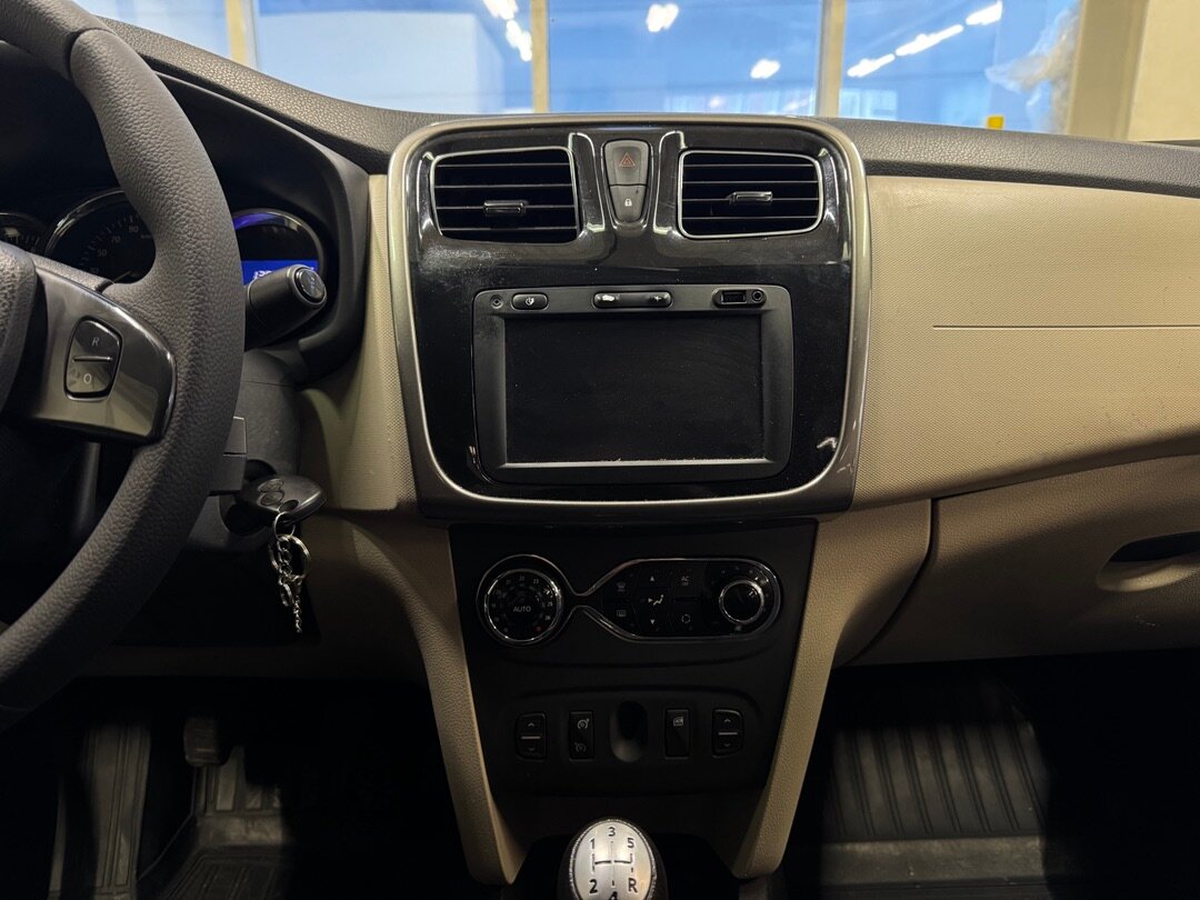 Renault Logan, II 2014