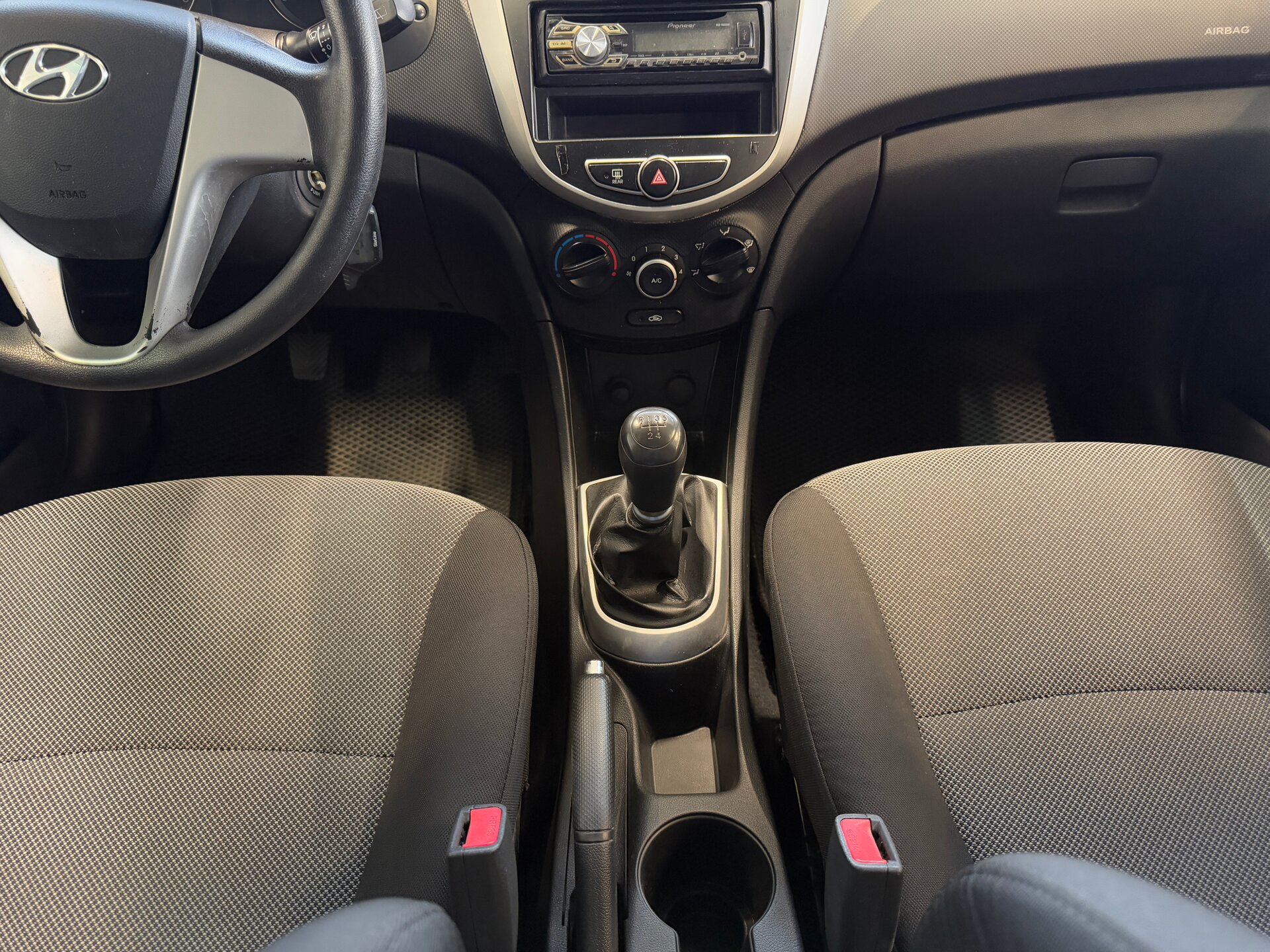 Hyundai Solaris, I 2013 Hyundai Solaris, I 2013