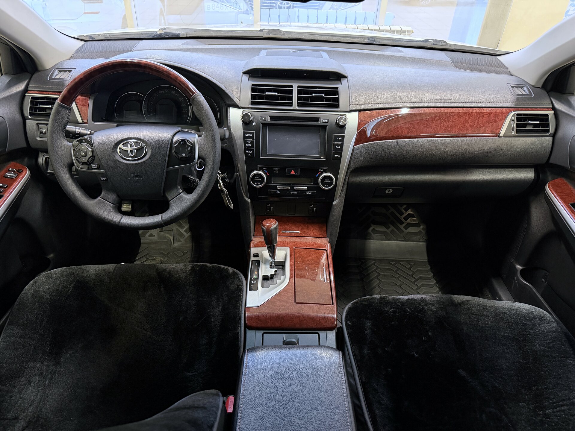 Toyota Camry, VII (XV50) 2012