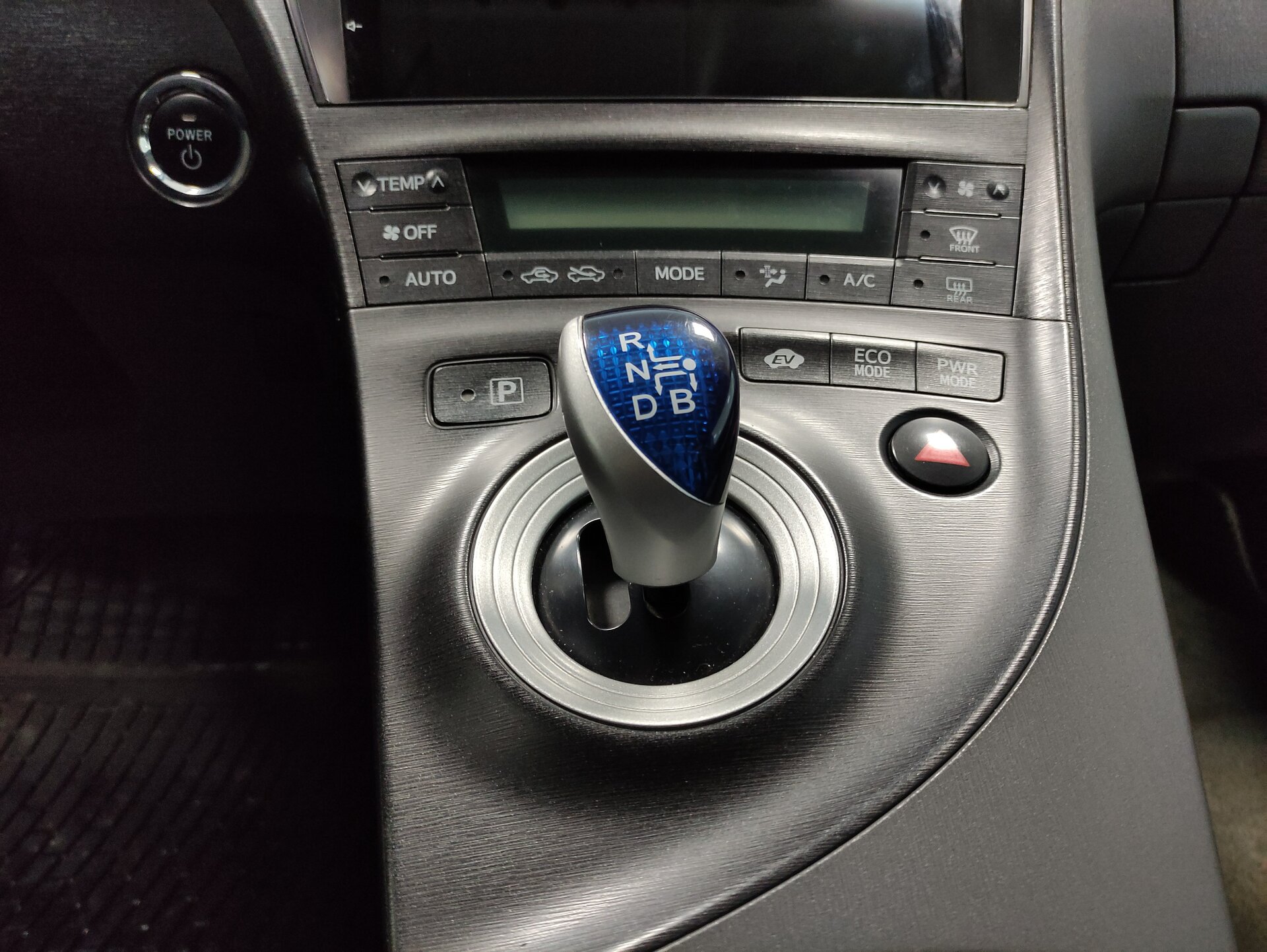 Toyota Prius, III Рестайлинг (XW30) 2011
