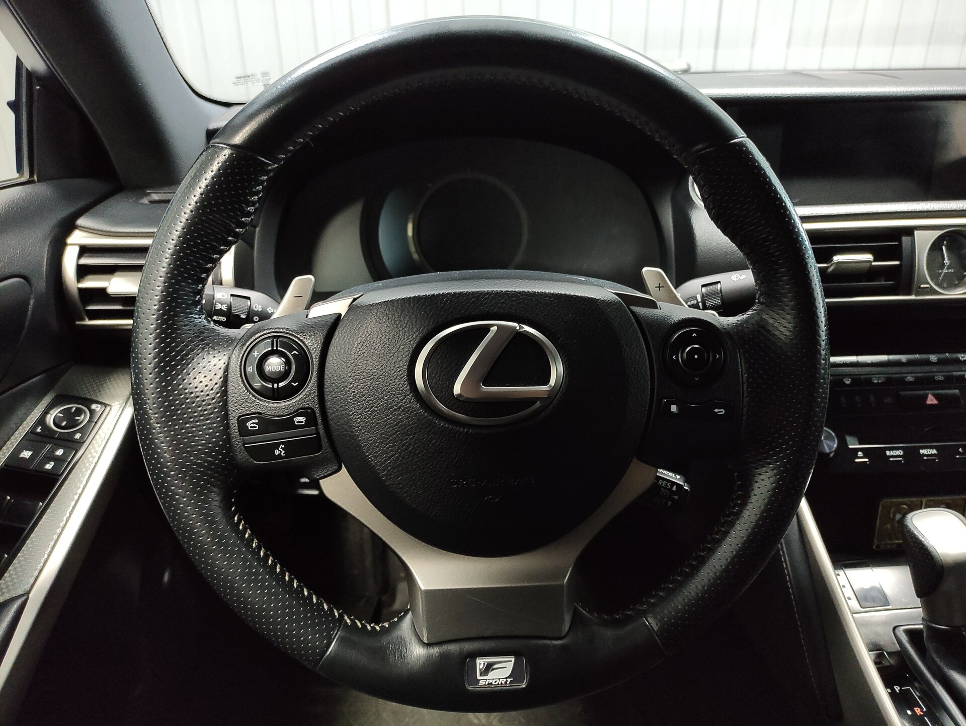 Lexus IS, III 2013