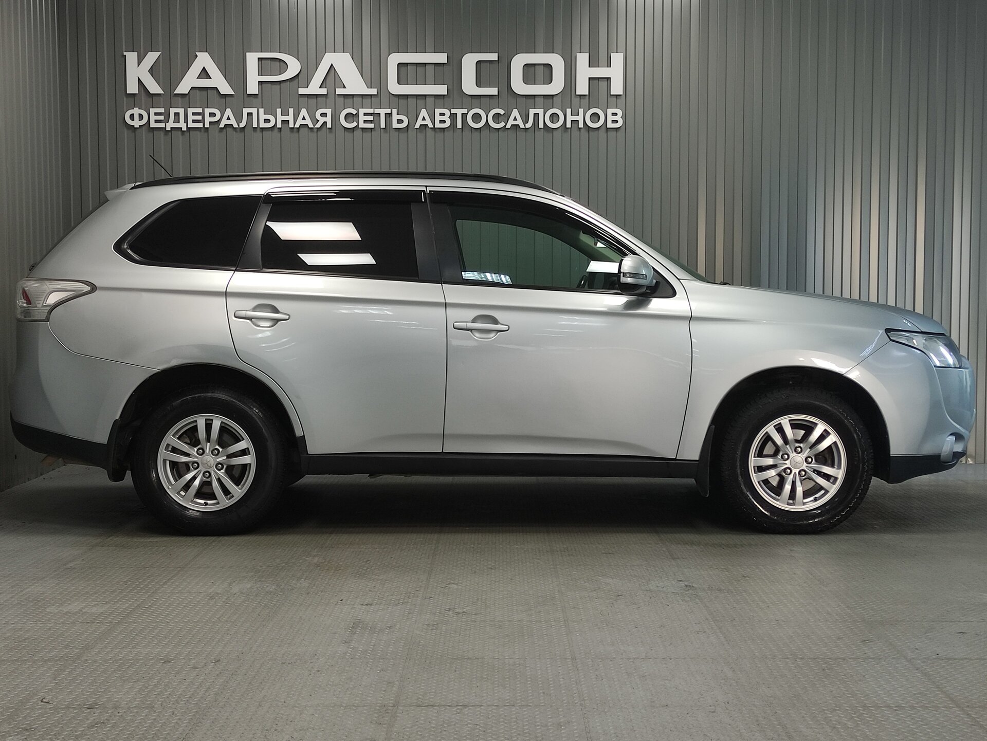 Mitsubishi Outlander, III 2013