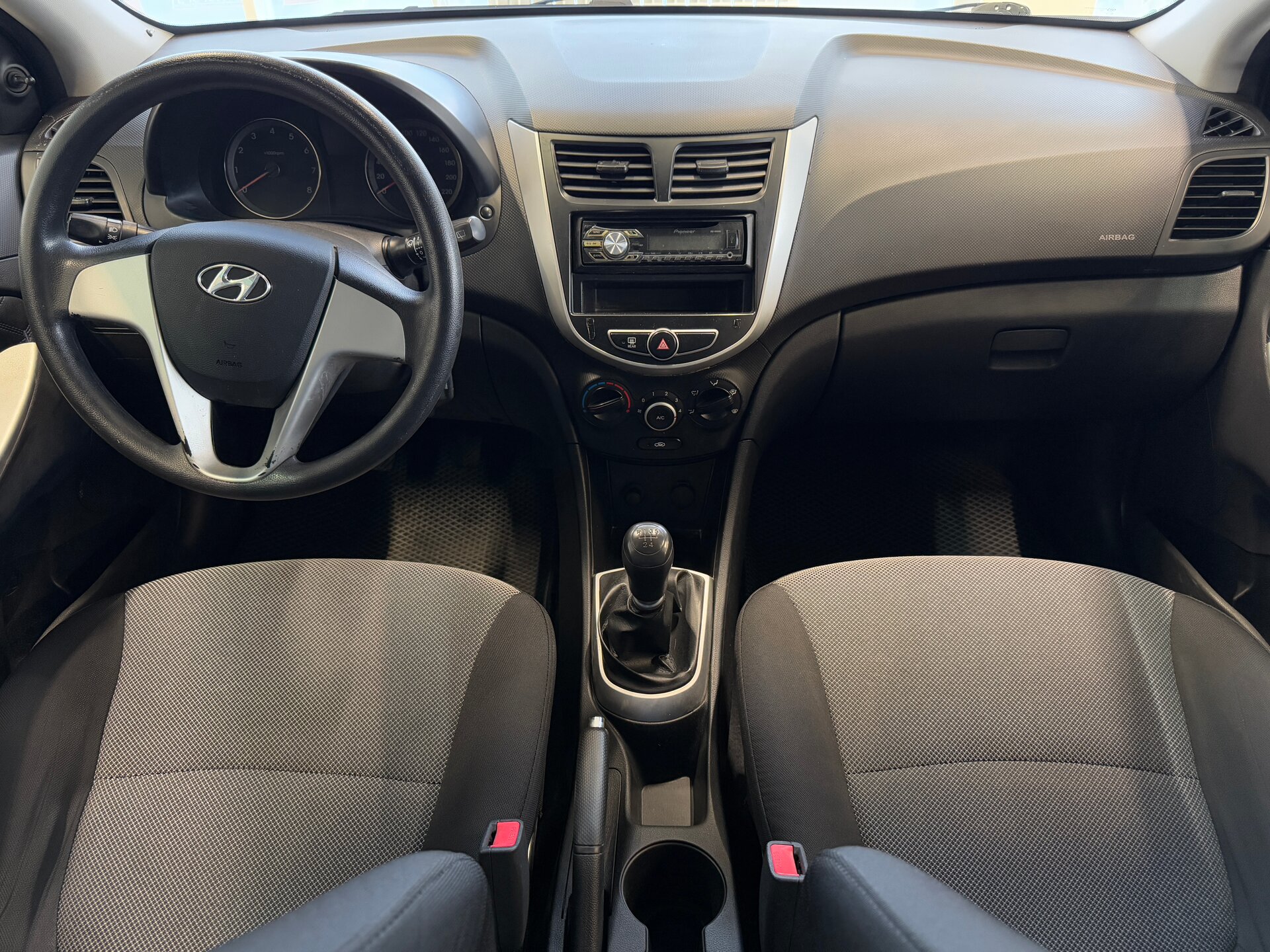 Hyundai Solaris, I 2013 Hyundai Solaris, I 2013