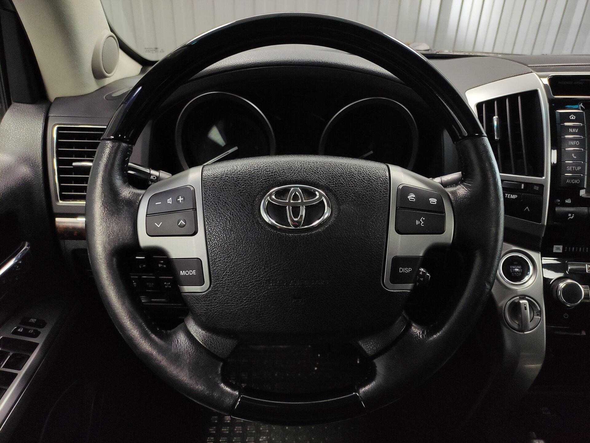 Toyota Land Cruiser, 200 Series Рестайлинг 1 2014 Toyota Land Cruiser, 200 Series Рестайлинг 1 2014