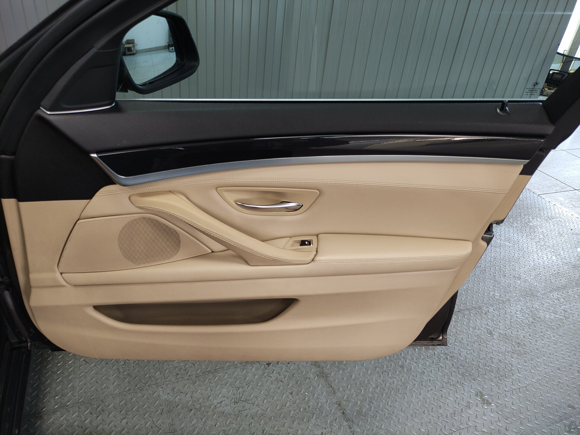 BMW 5 серии, VI (F10/F11/F07) 2012 BMW 5 серии, VI (F10/F11/F07) 2012