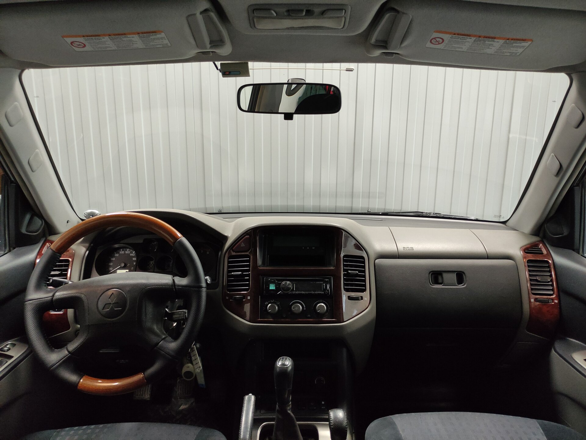 Mitsubishi Pajero, III Рестайлинг 2003 Mitsubishi Pajero, III Рестайлинг 2003