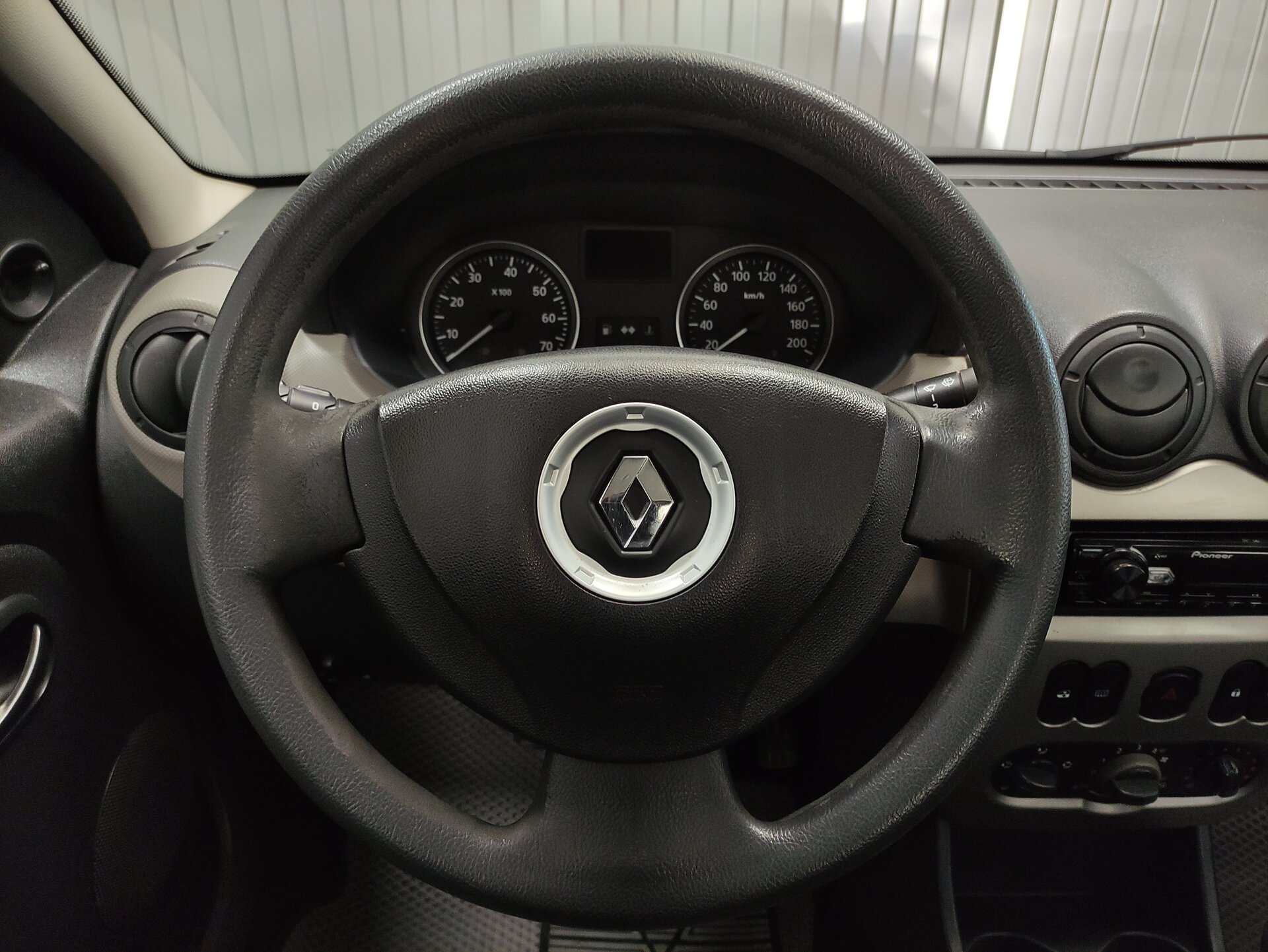 Renault Logan, I Рестайлинг 2011 Renault Logan, I Рестайлинг 2011
