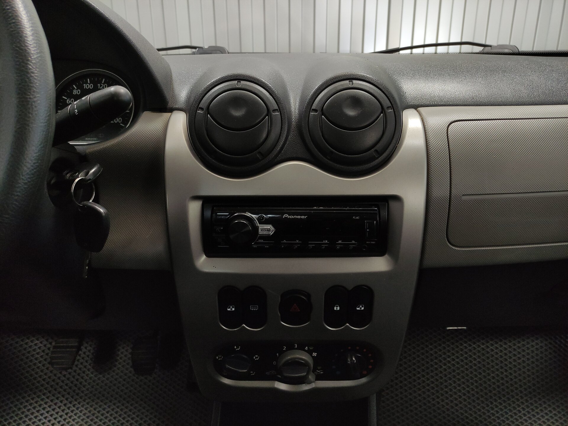 Renault Logan, I Рестайлинг 2011 Renault Logan, I Рестайлинг 2011