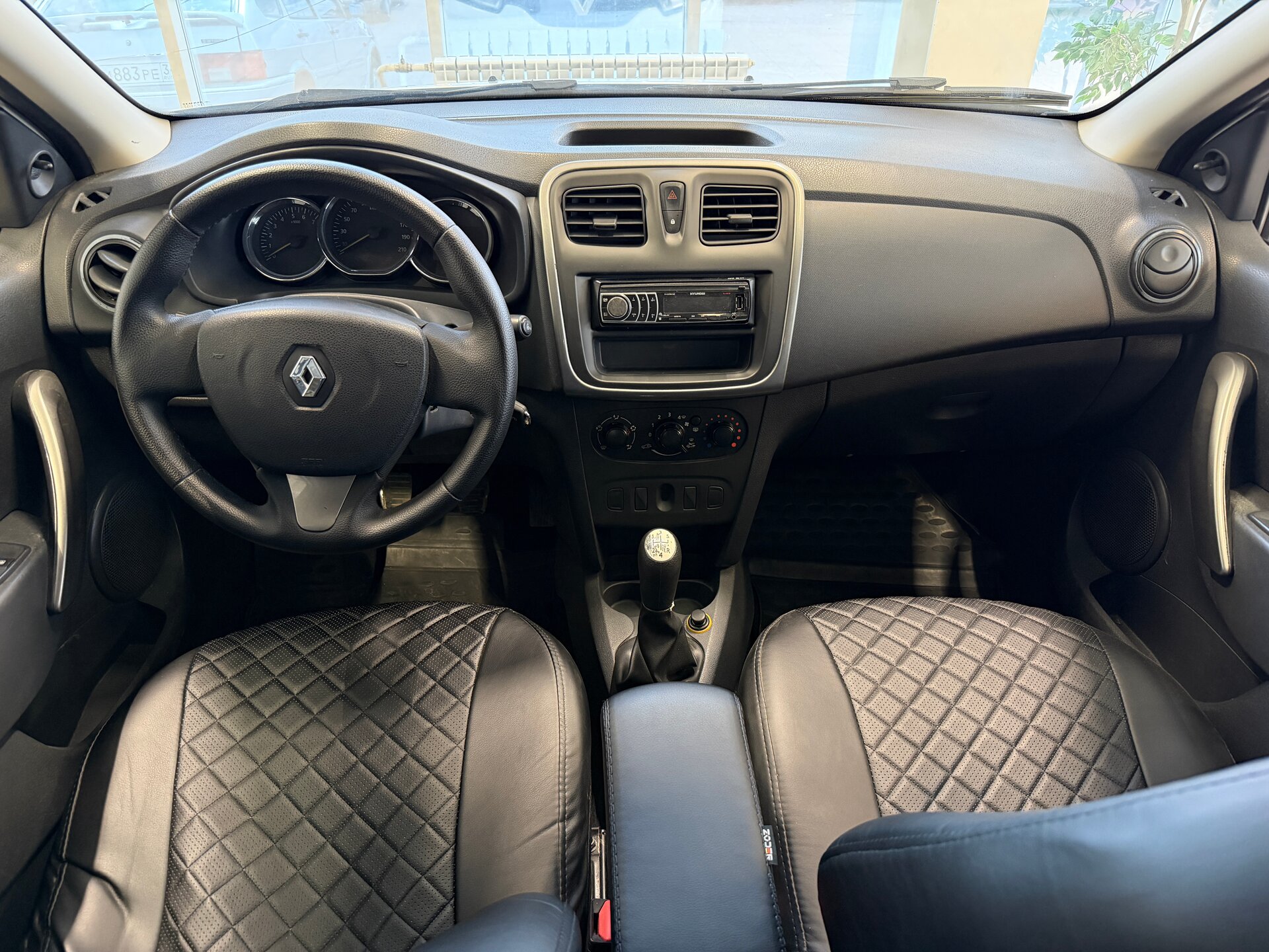 Renault Logan, II 2017 Renault Logan, II 2017