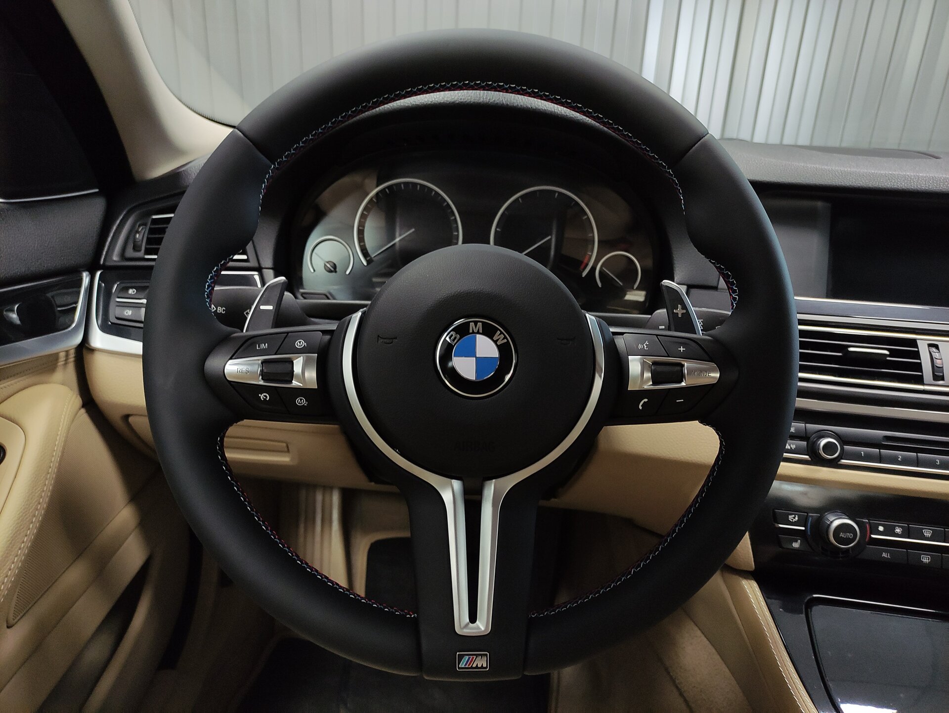 BMW 5 серии, VI (F10/F11/F07) 2012 BMW 5 серии, VI (F10/F11/F07) 2012