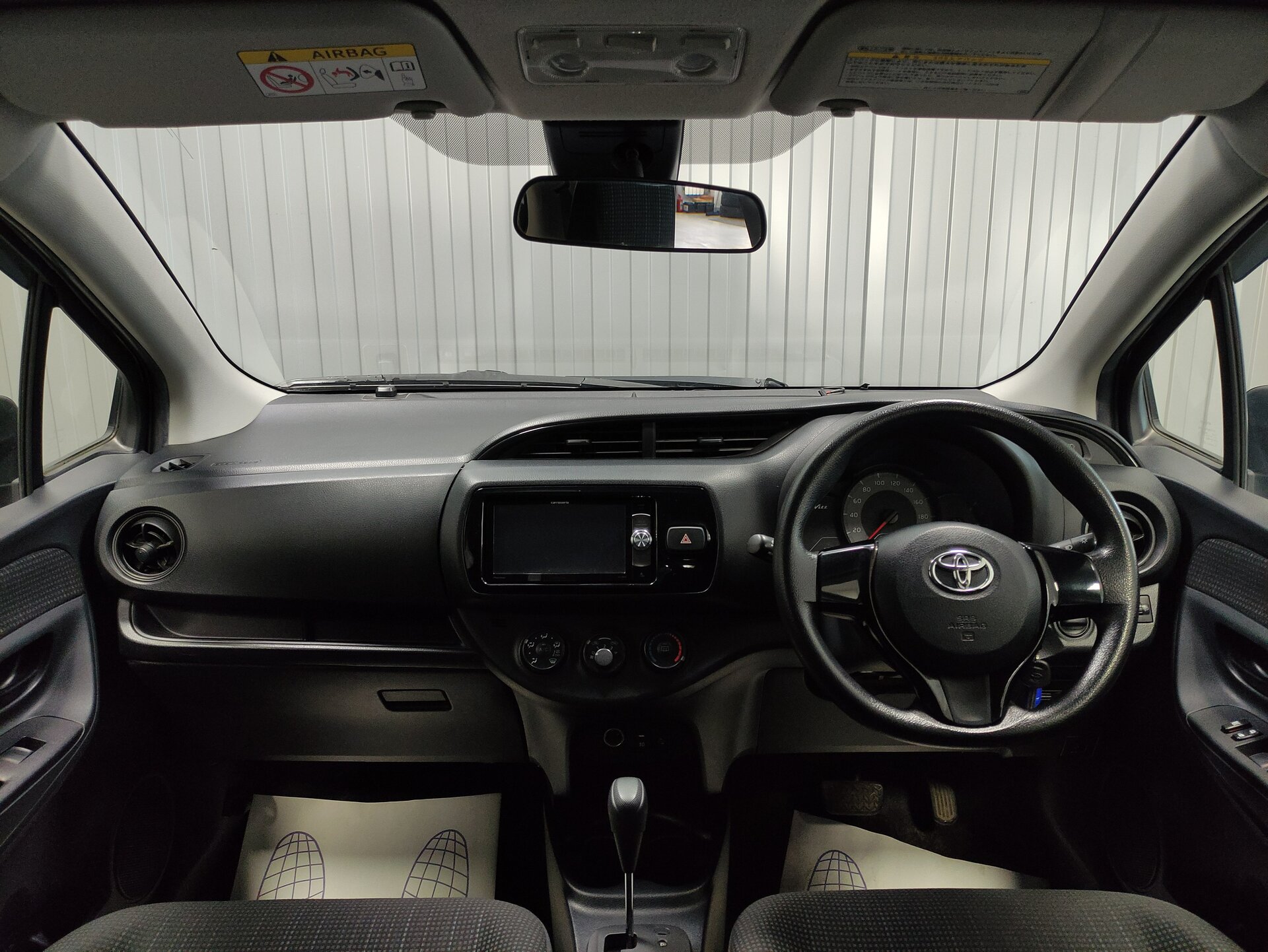 Toyota Vitz, III (XP130) Рестайлинг 2 2017 Toyota Vitz, III (XP130) Рестайлинг 2 2017