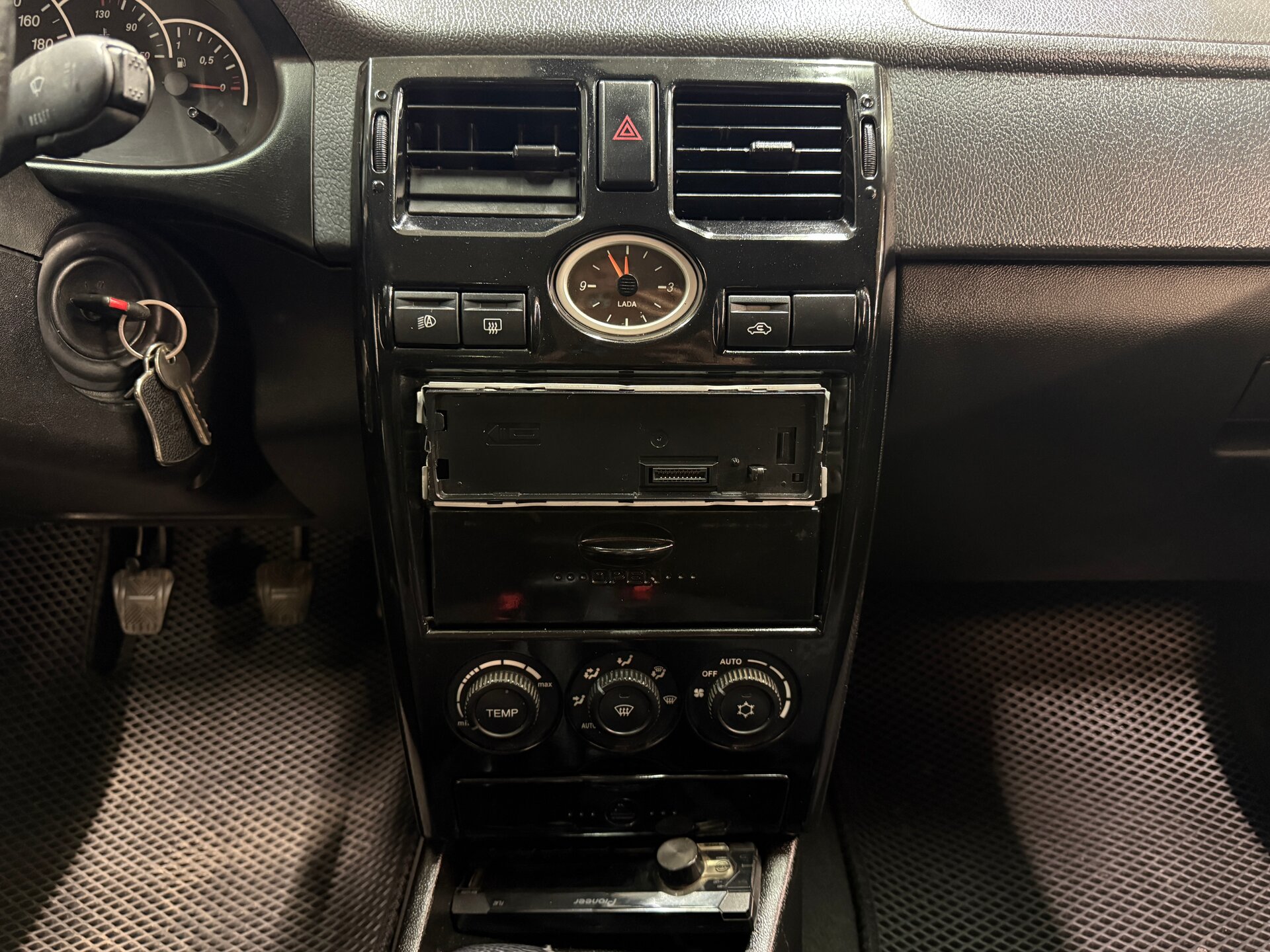 Lada (ВАЗ) Priora, I 2011