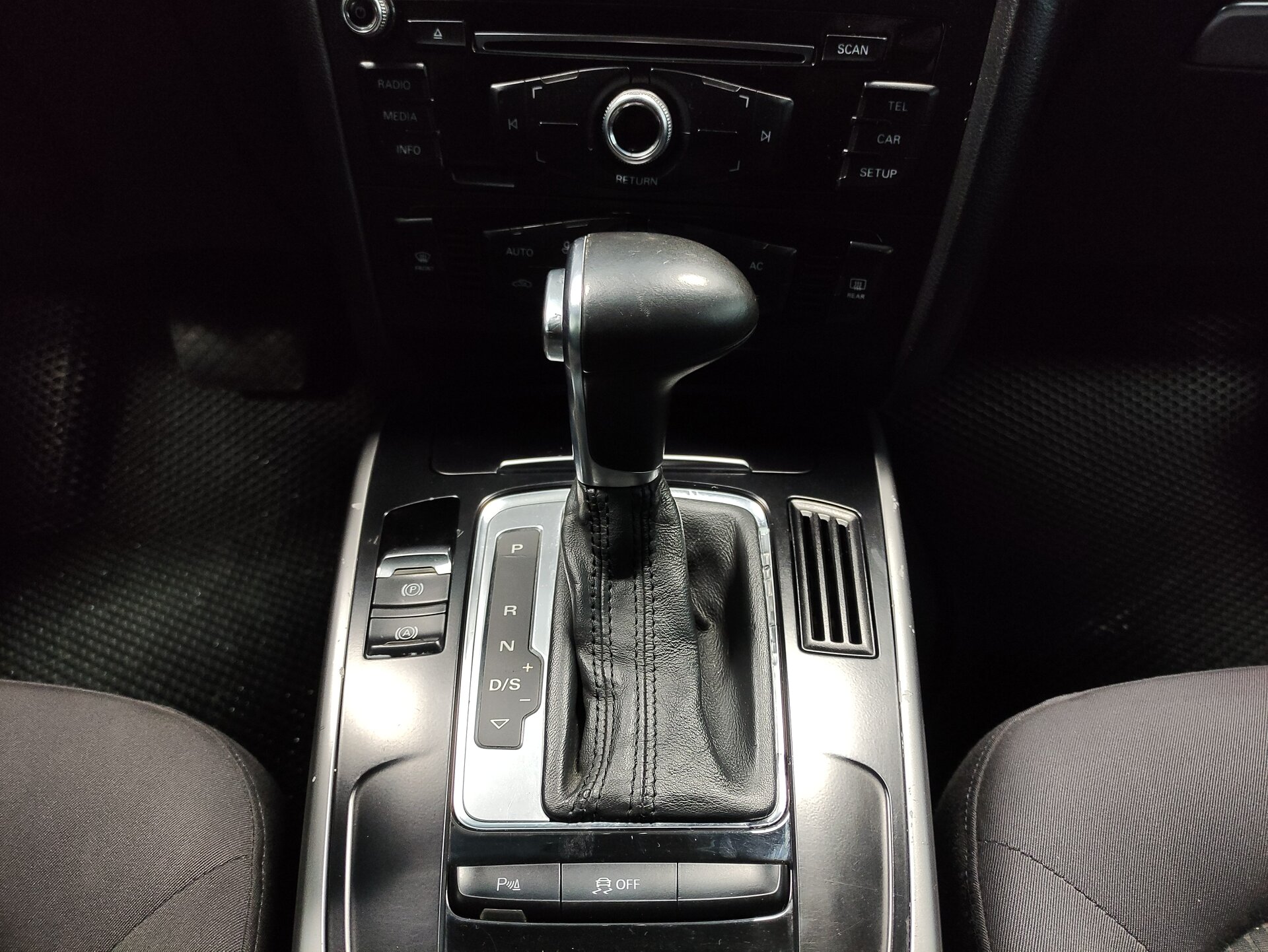 Audi A4, IV (B8) Рестайлинг 2013 Audi A4, IV (B8) Рестайлинг 2013