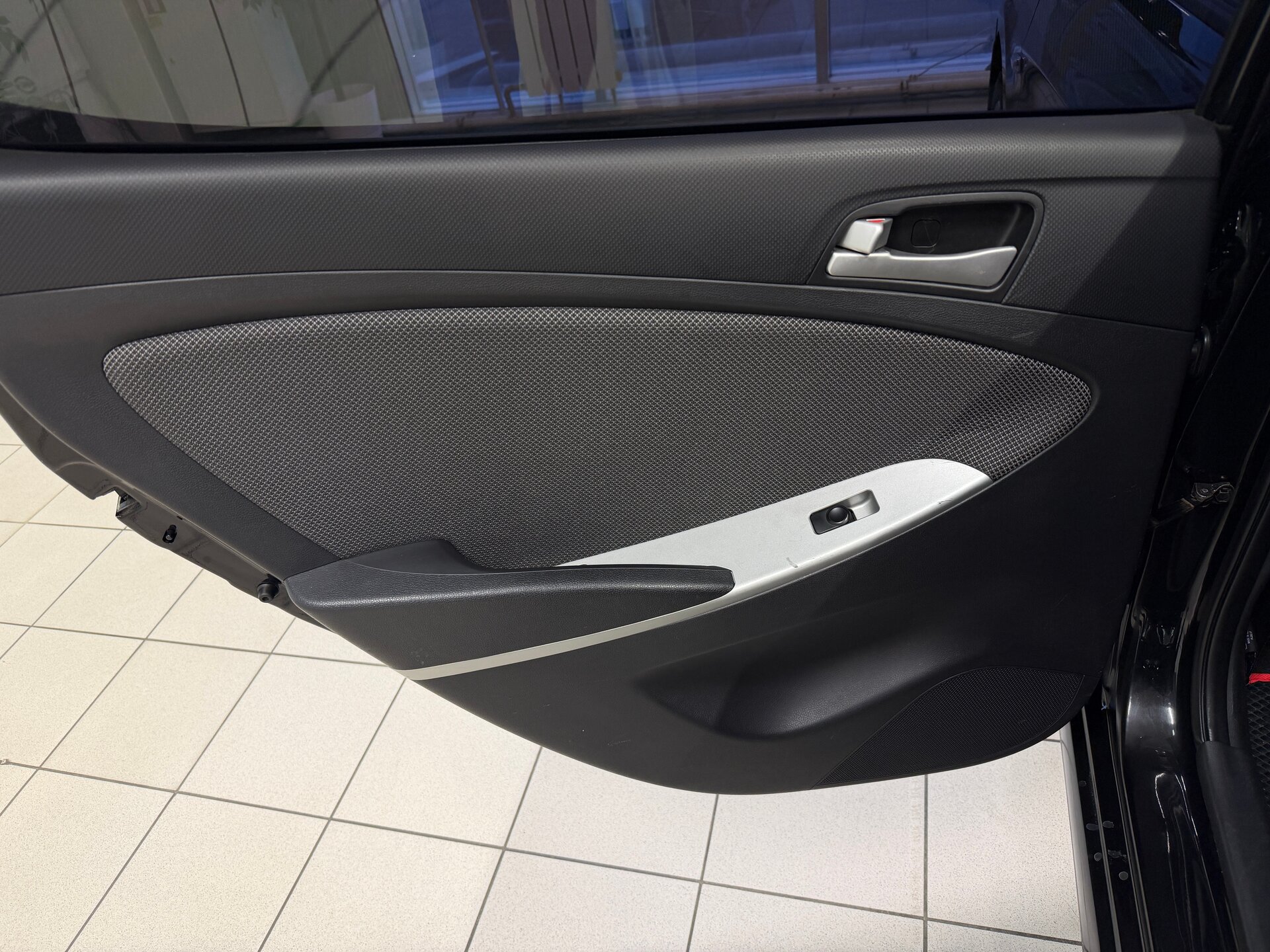 Hyundai Solaris, I 2011
