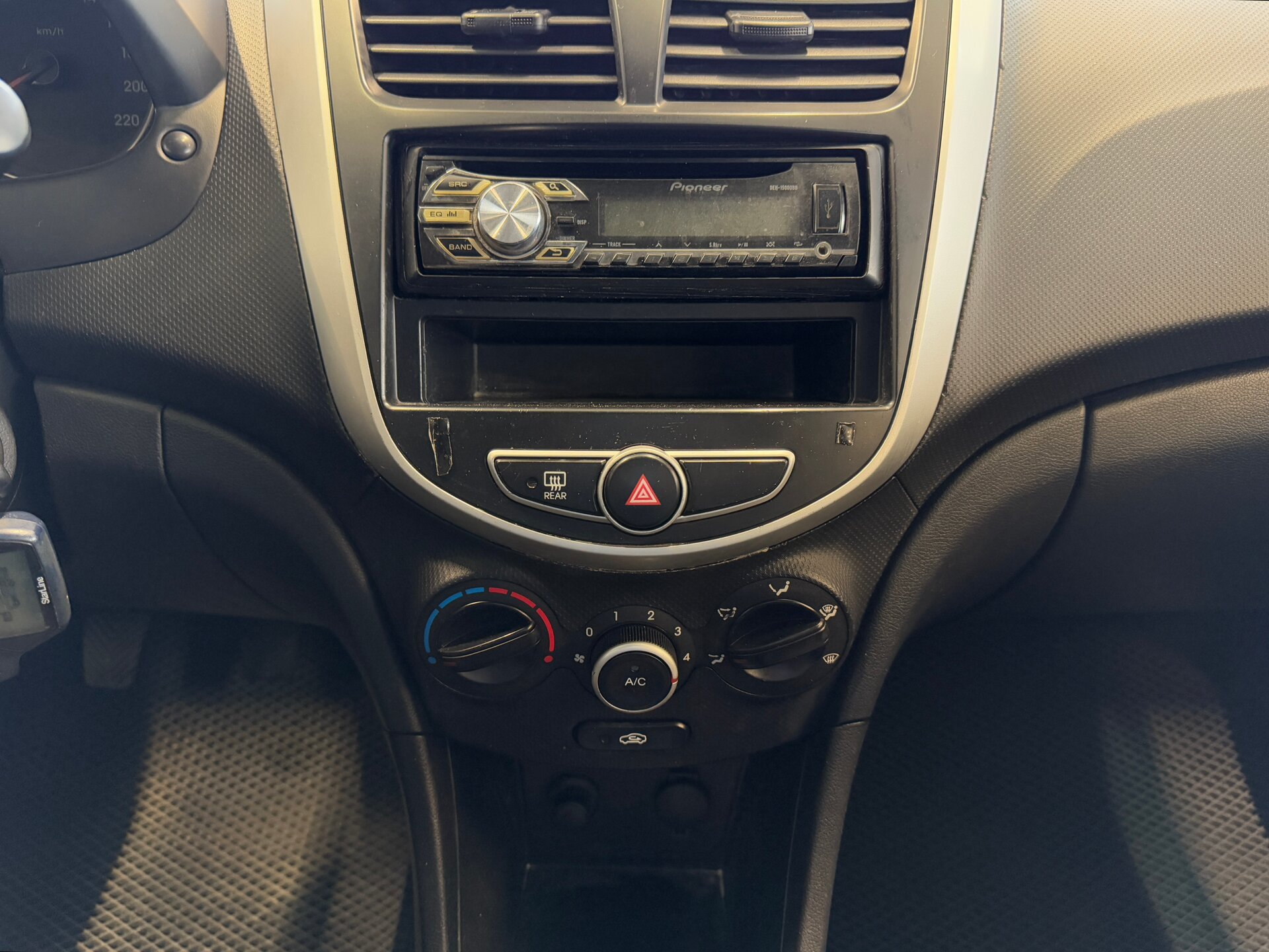 Hyundai Solaris, I 2013 Hyundai Solaris, I 2013