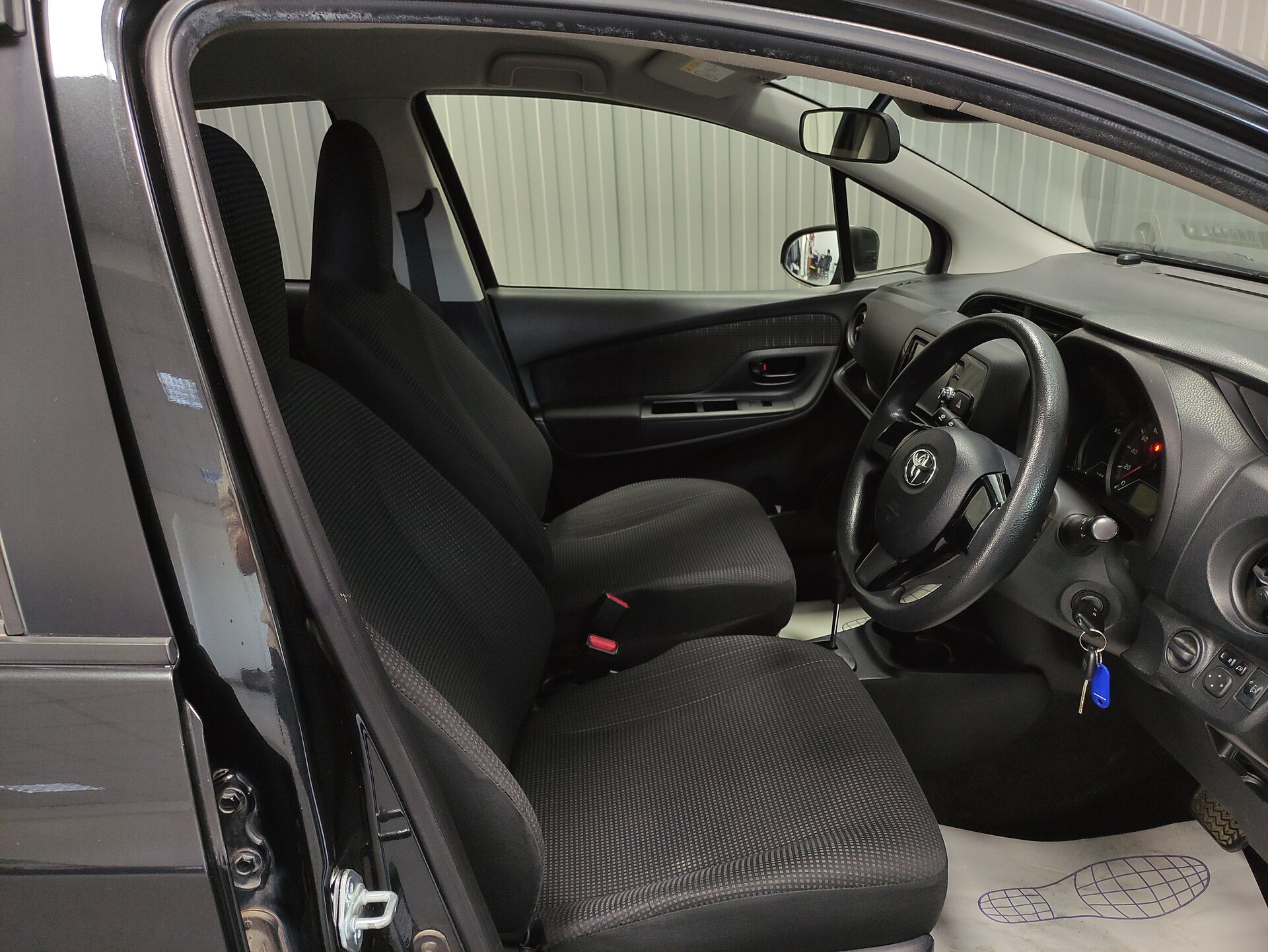 Toyota Vitz, III (XP130) Рестайлинг 2 2017 Toyota Vitz, III (XP130) Рестайлинг 2 2017