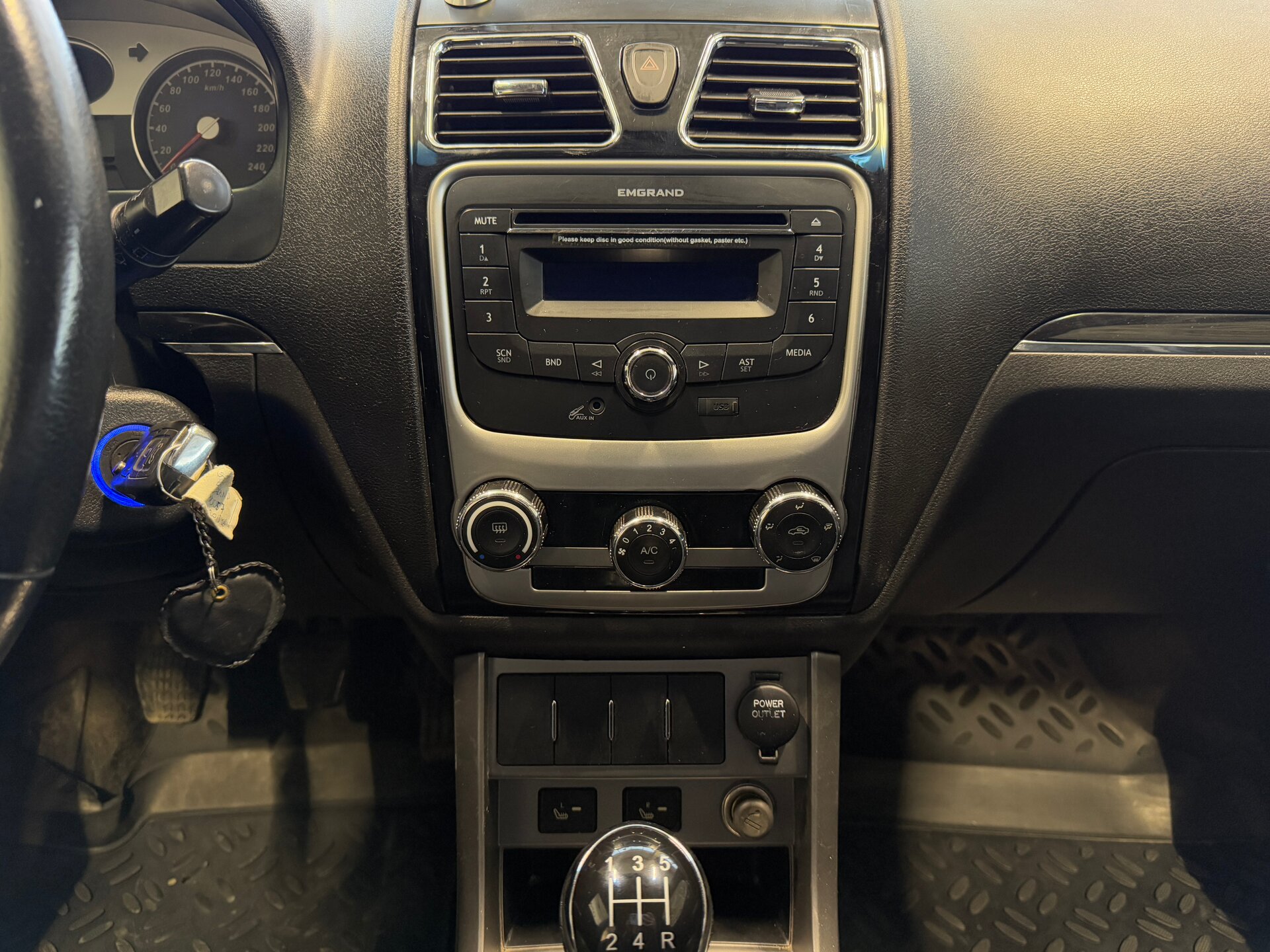 Geely Emgrand EC7, I 2013