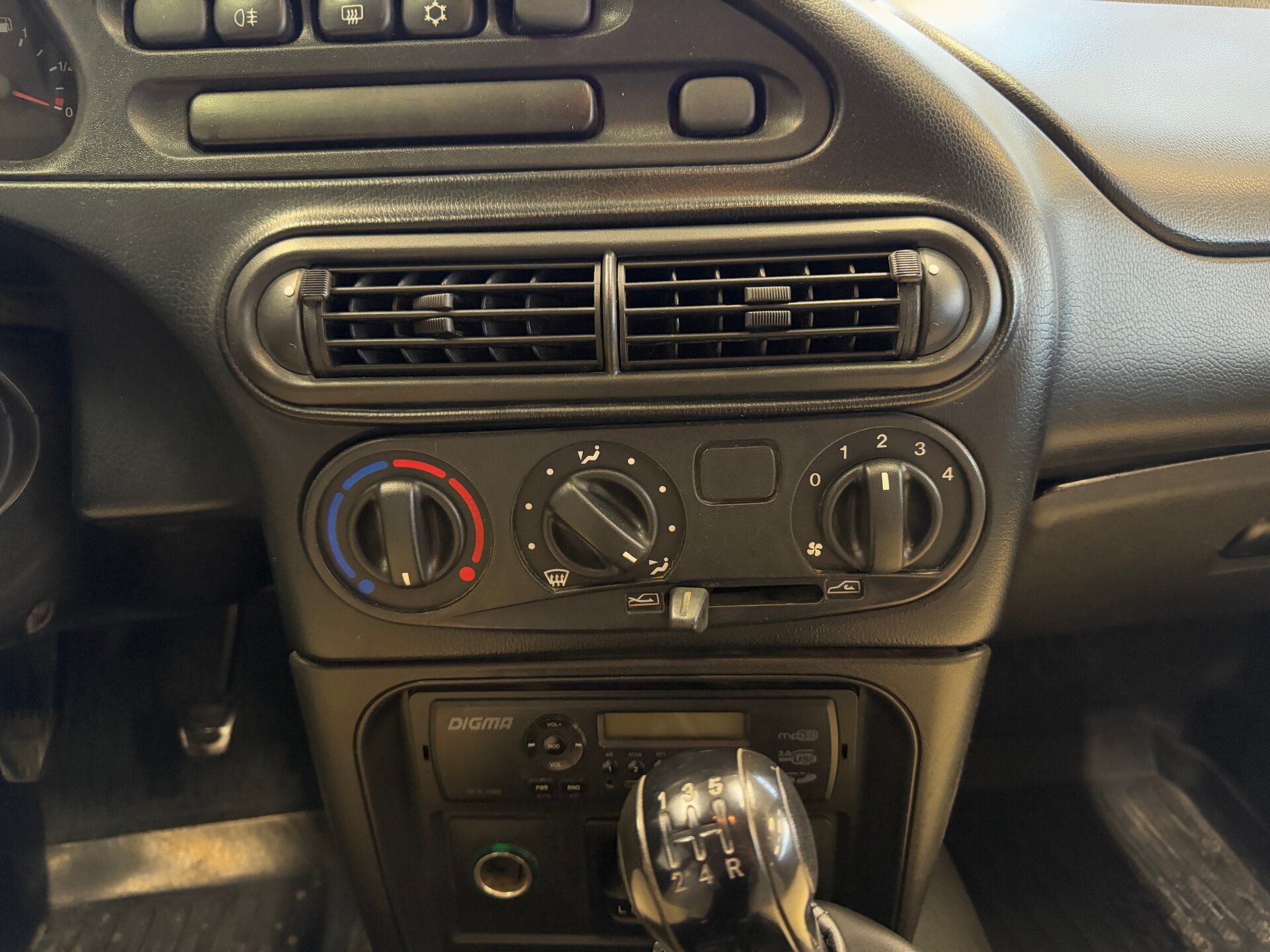 Chevrolet Niva, I Рестайлинг 2011