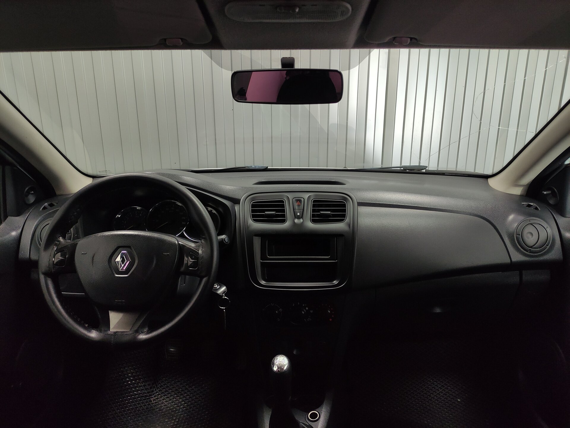 Renault Logan, II 2017 Renault Logan, II 2017