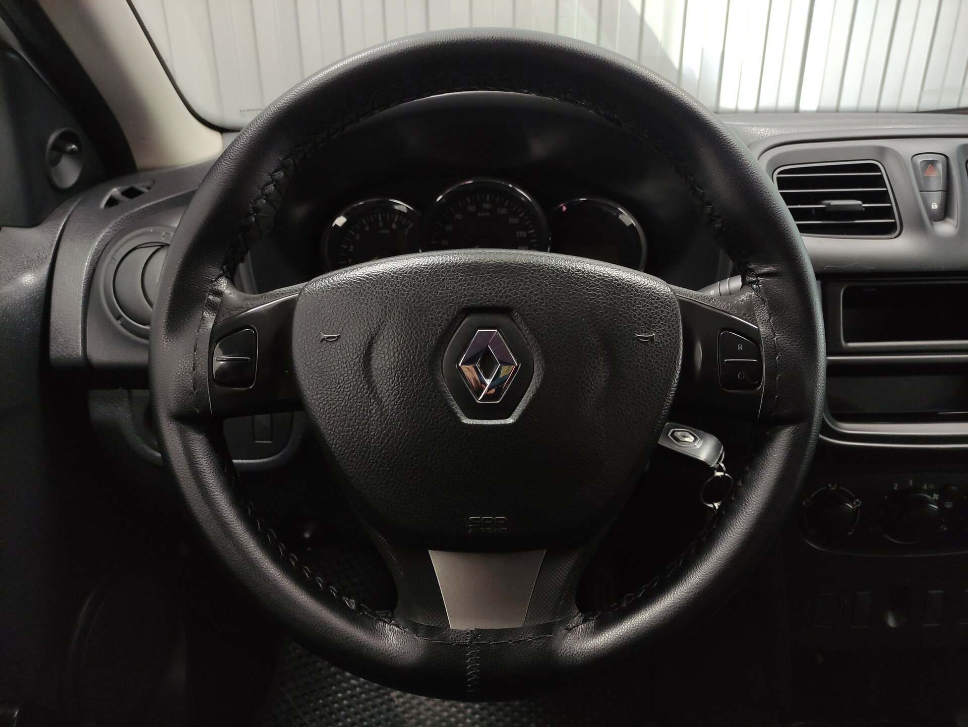Renault Logan, II 2017 Renault Logan, II 2017