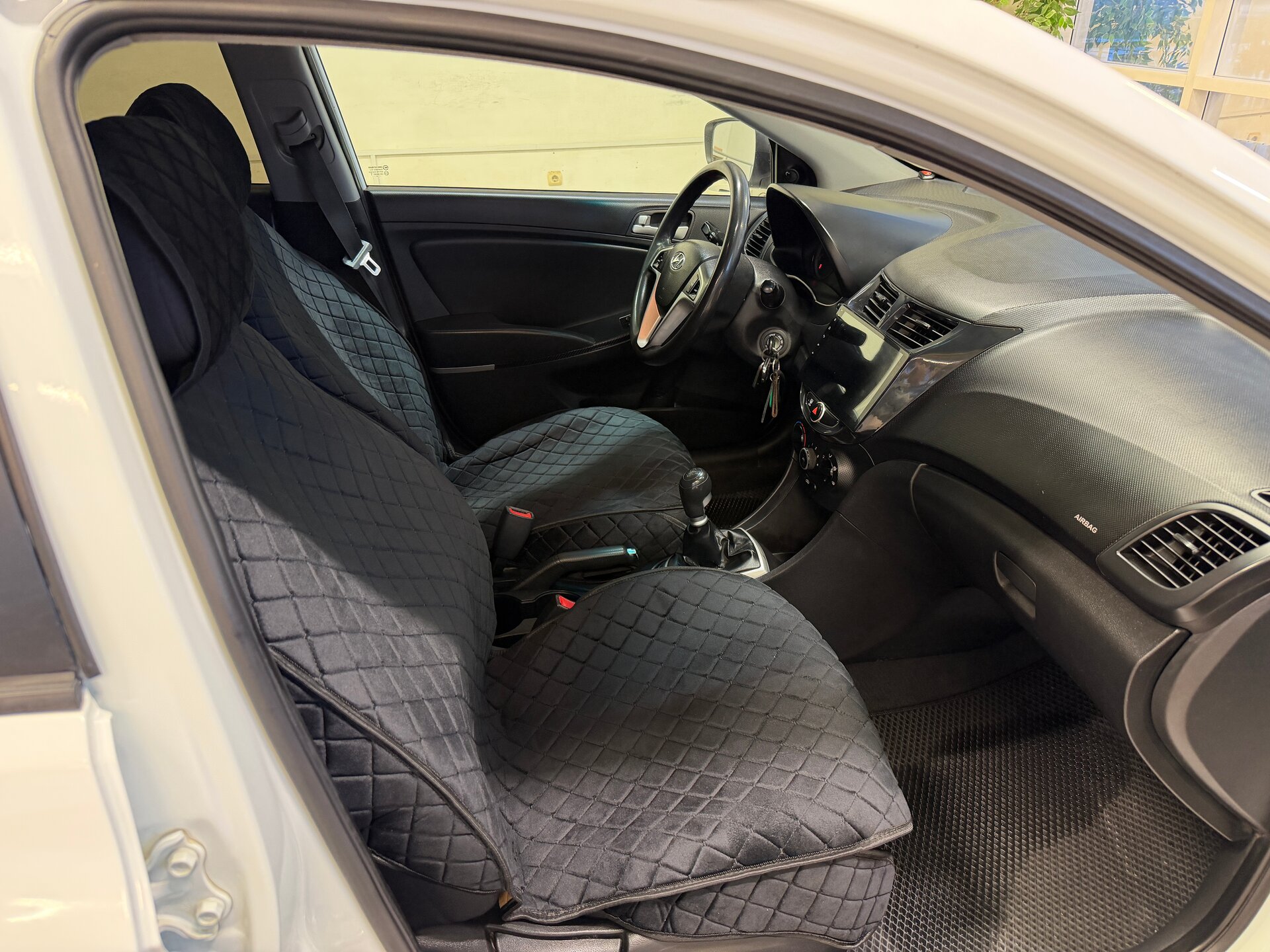 Hyundai Solaris, I 2011