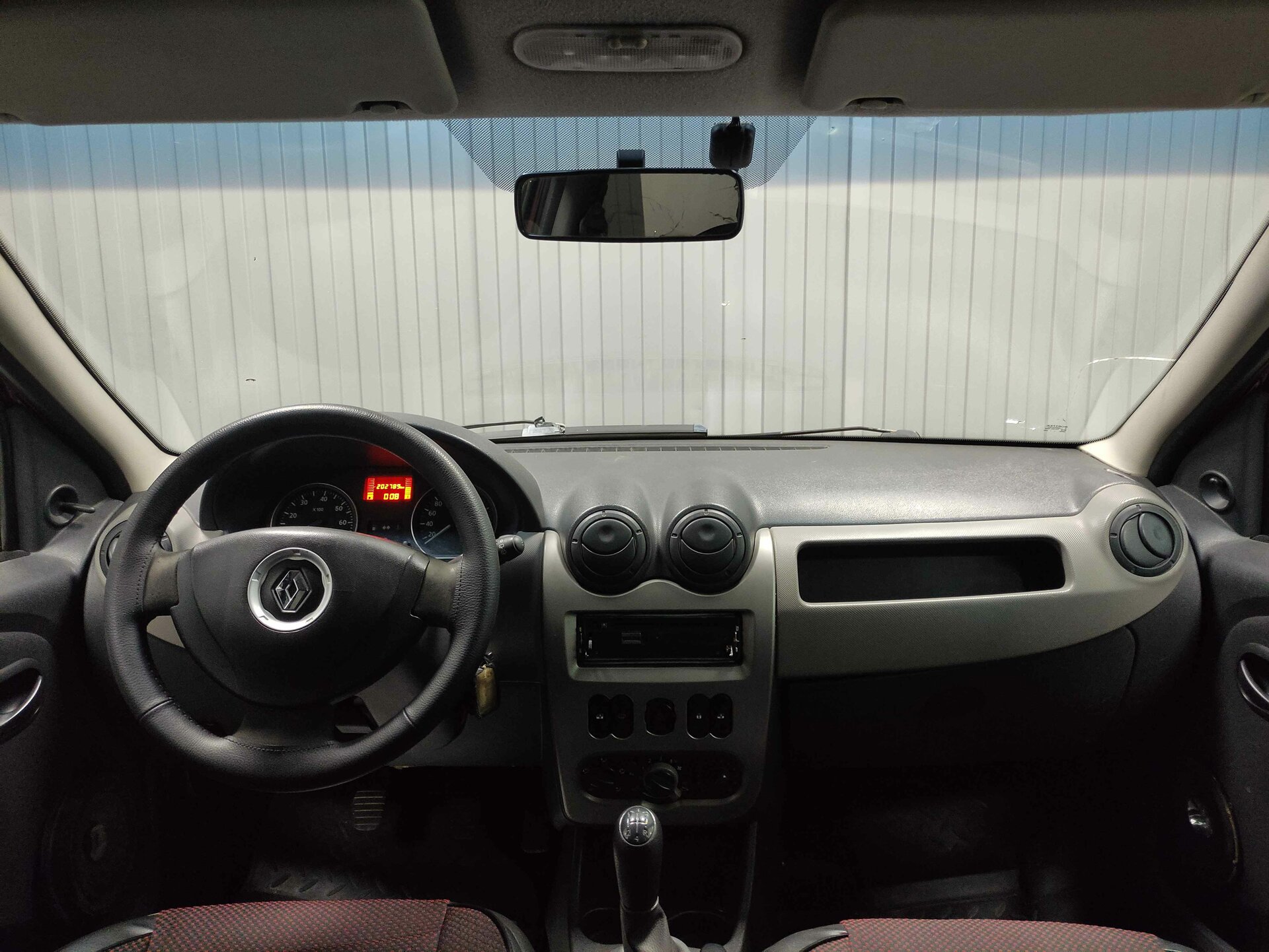 Renault Logan, I Рестайлинг 2011