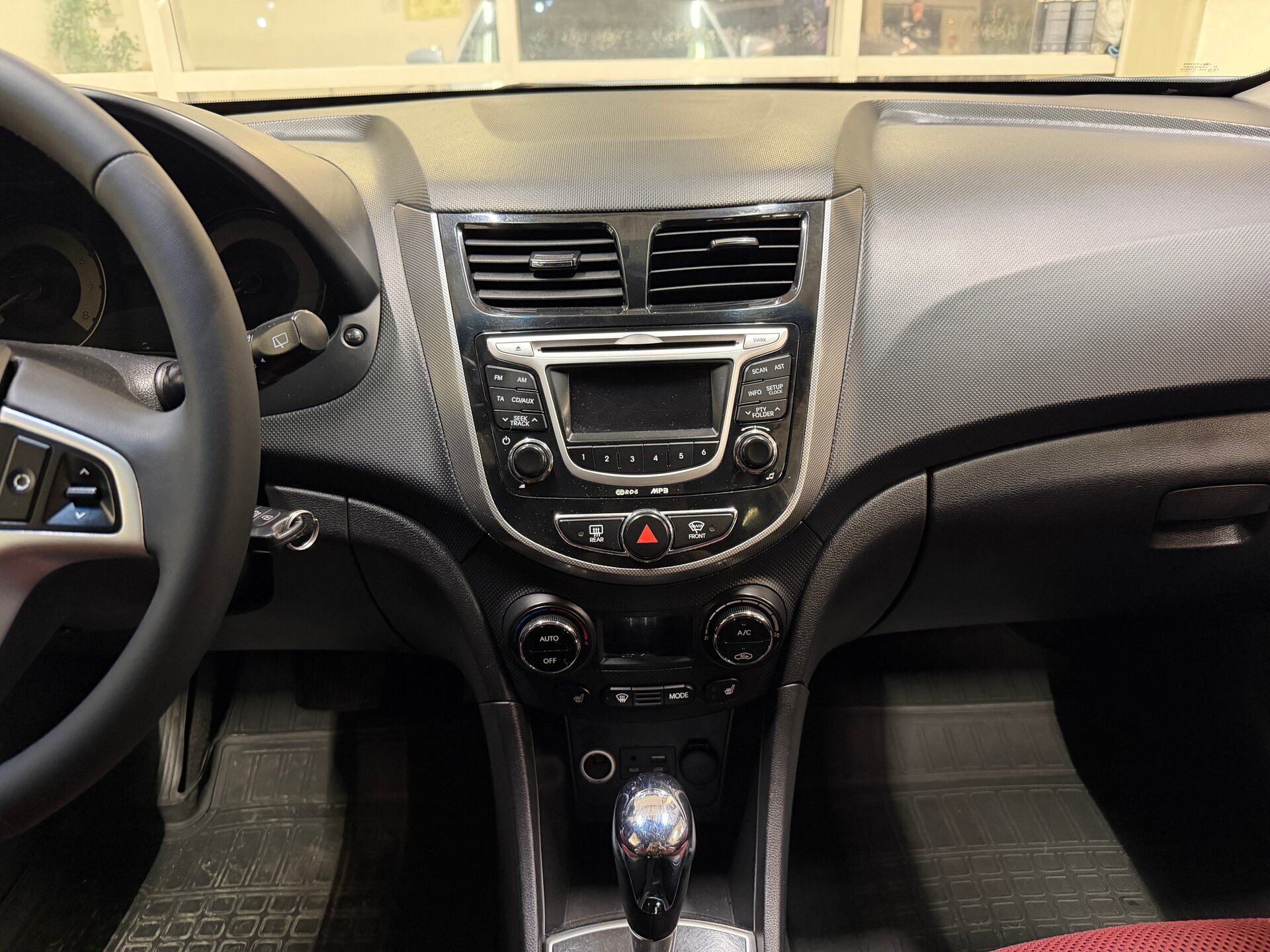 Hyundai Solaris, I 2011