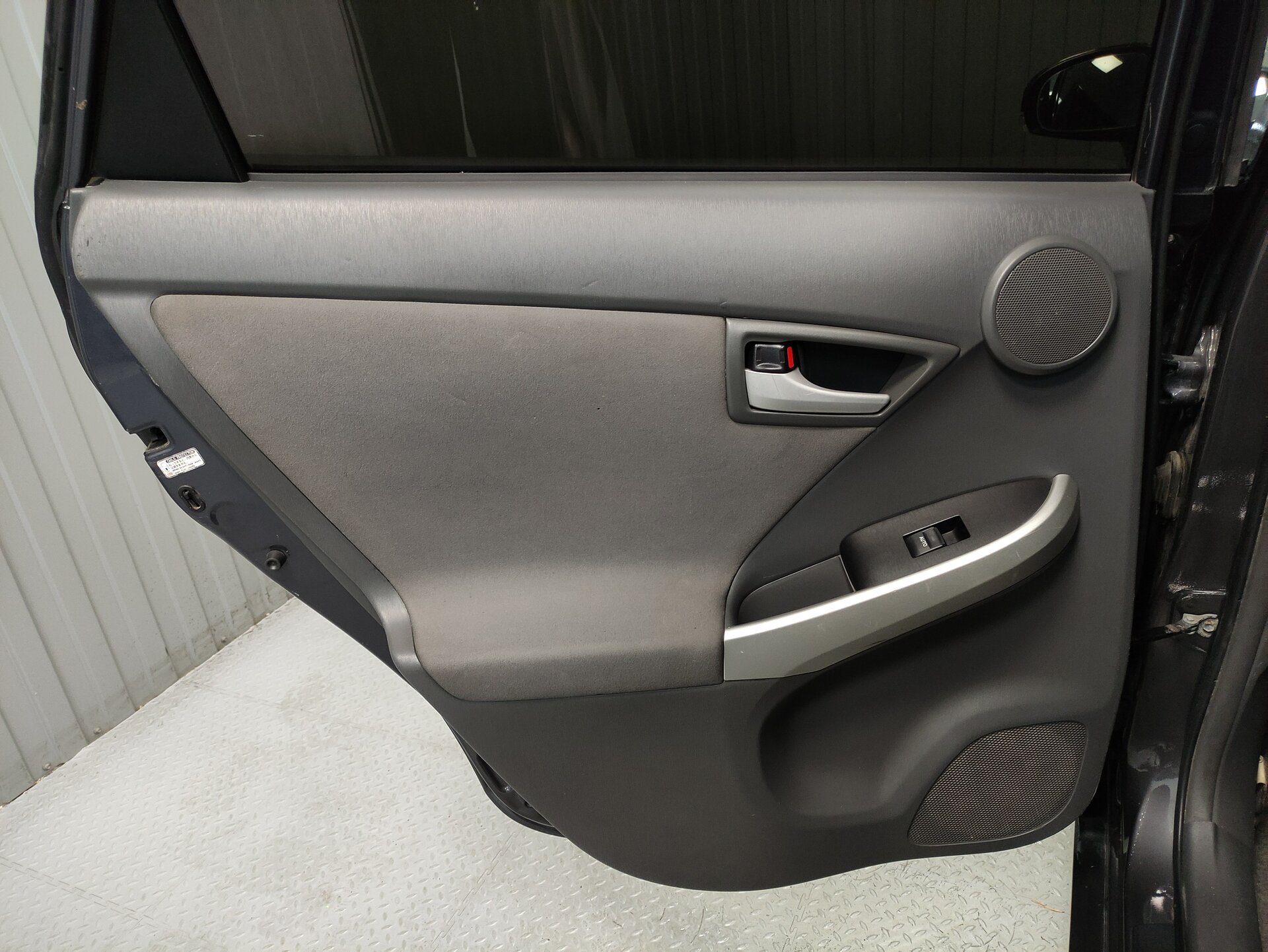 Toyota Prius, III Рестайлинг (XW30) 2011