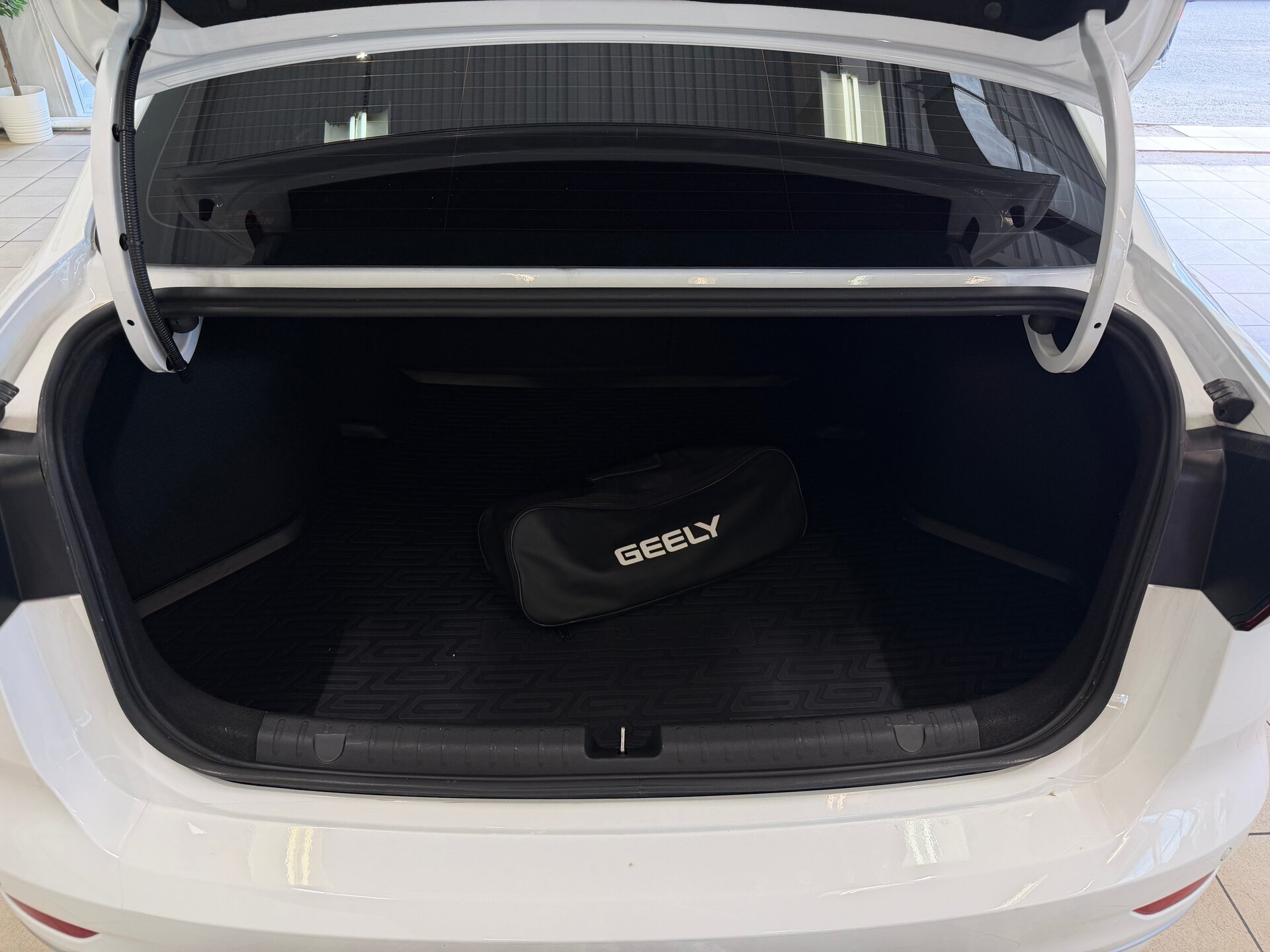 Geely Emgrand, II 2024