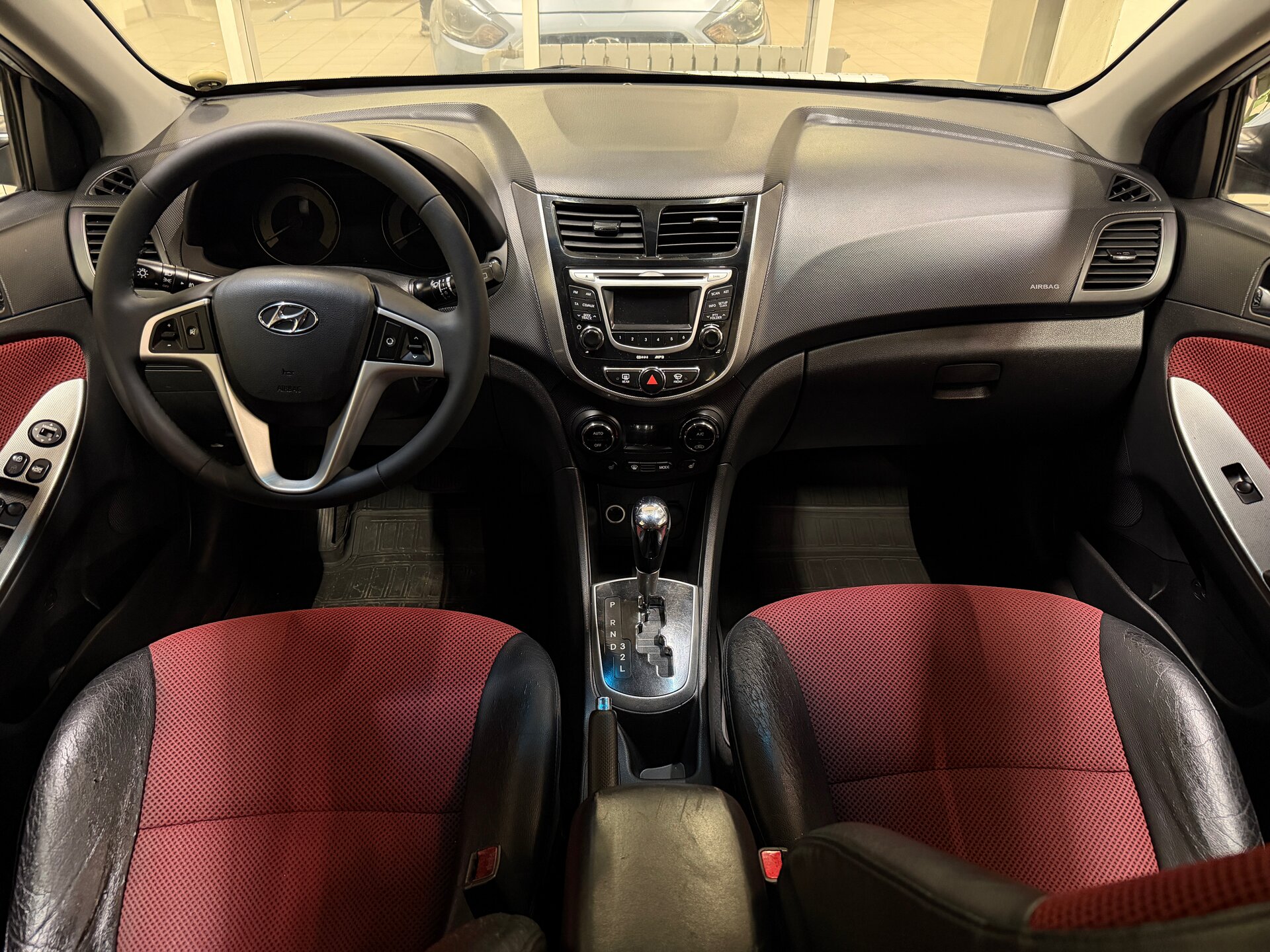 Hyundai Solaris, I 2011