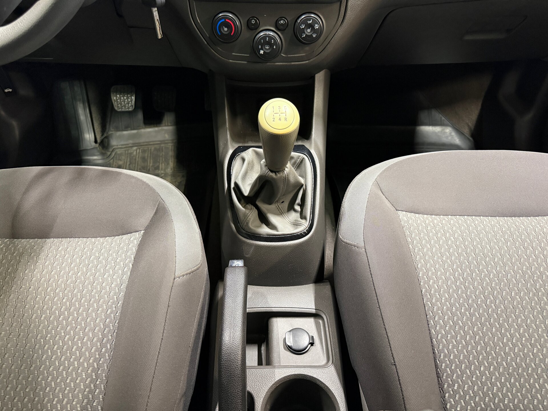 Chevrolet Cobalt, II 2013 Chevrolet Cobalt, II 2013