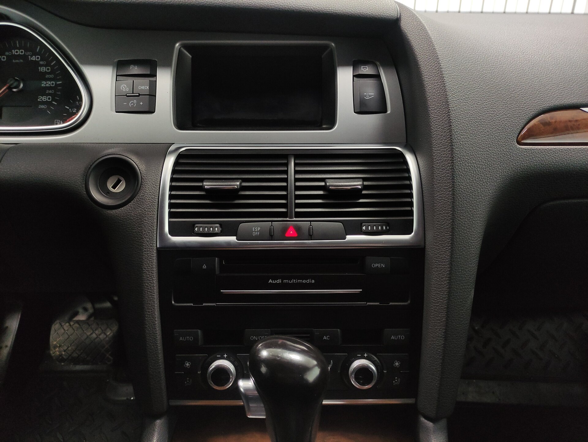Audi Q7, I (4L) Рестайлинг 2010 Audi Q7, I (4L) Рестайлинг 2010