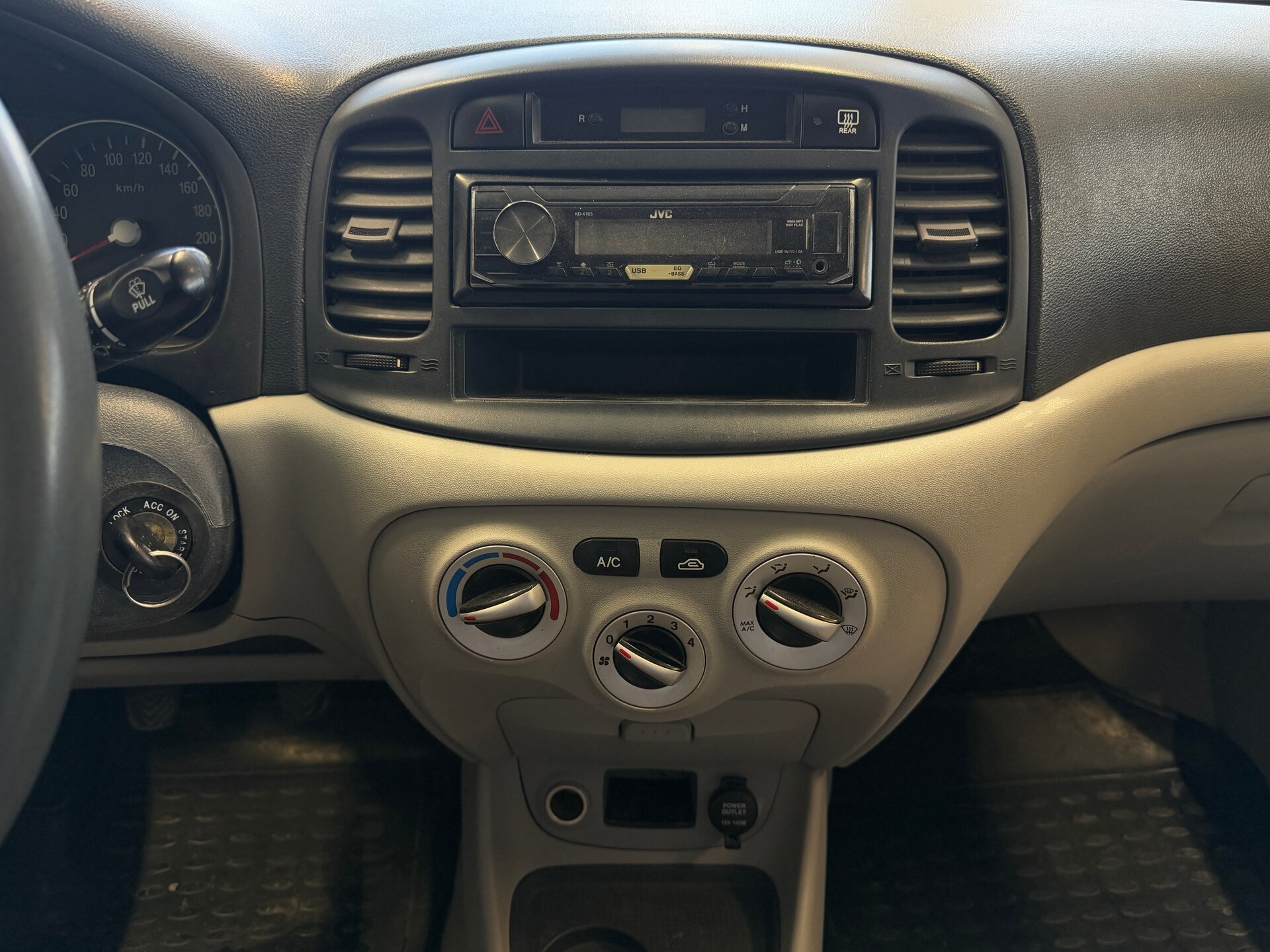 Hyundai Verna, II 2006