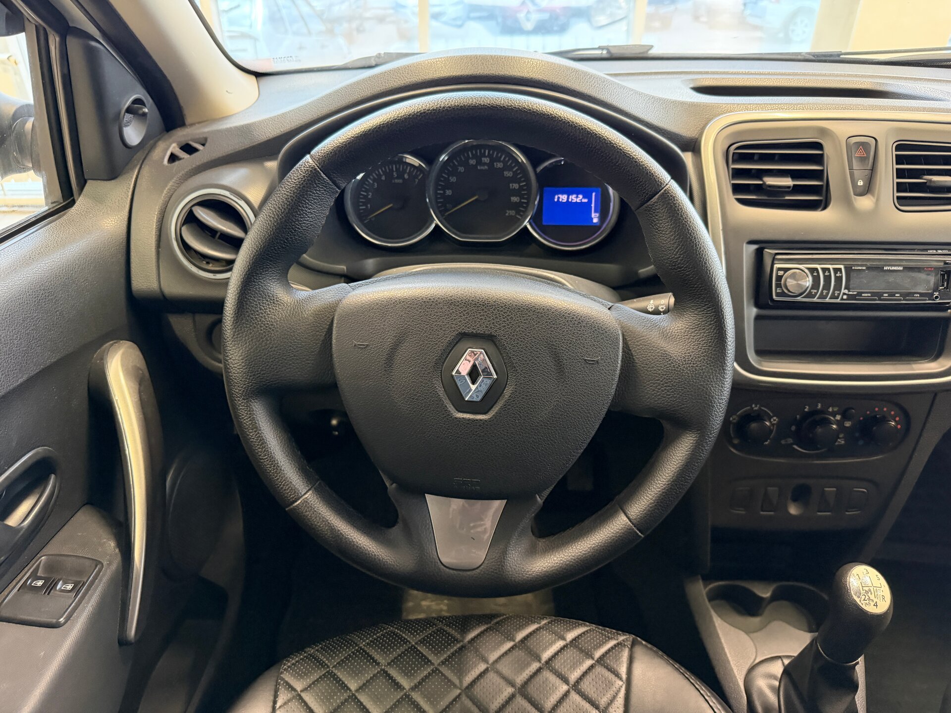 Renault Logan, II 2017 Renault Logan, II 2017